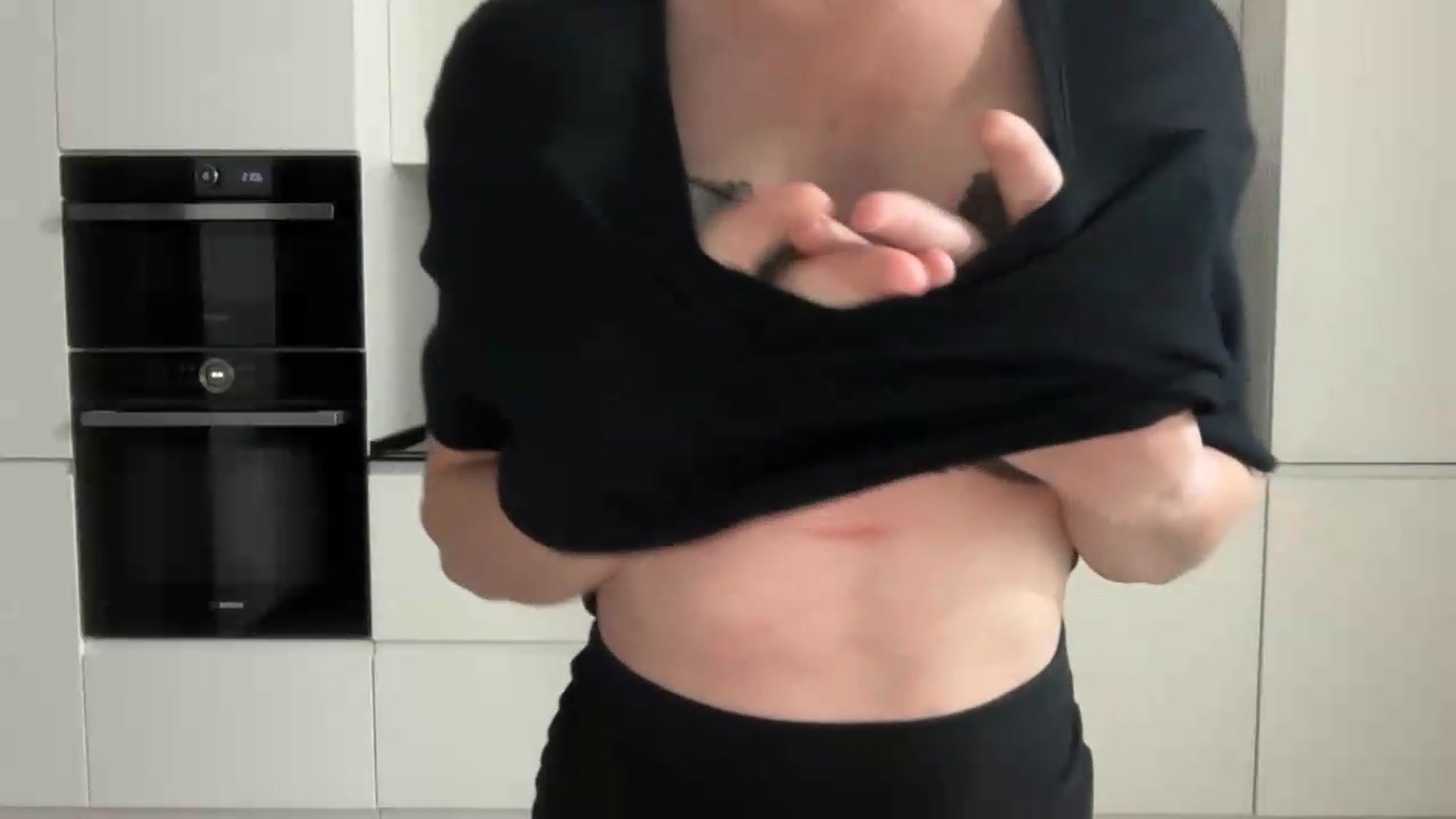 Gallery image thumbnail from Alexys23's myfreecams stream on, 08/23/2026, 18:25 image 6 of 20
