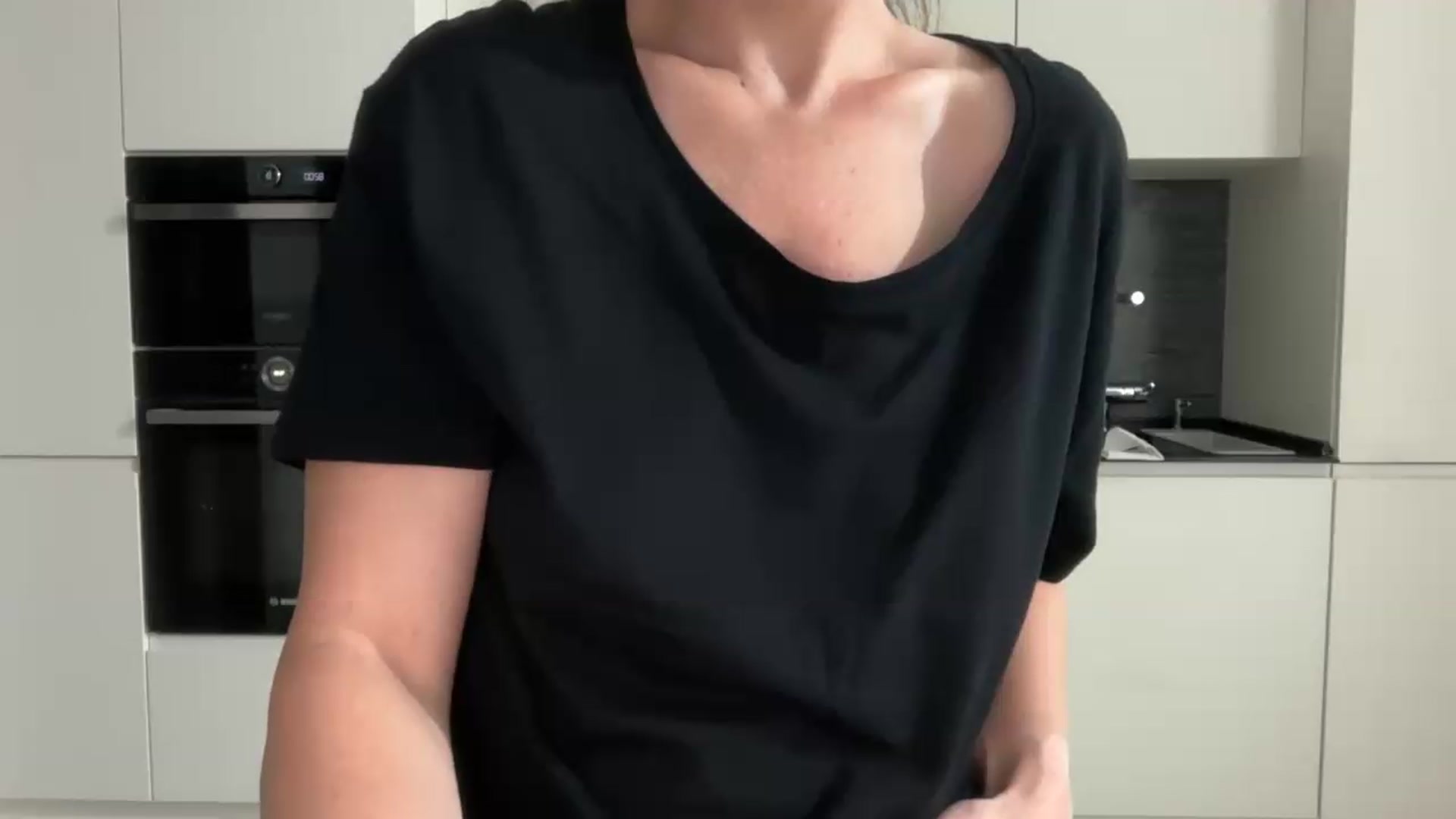 Gallery image thumbnail from Alexys23's myfreecams stream on, 08/23/2026, 21:41 image 17 of 20