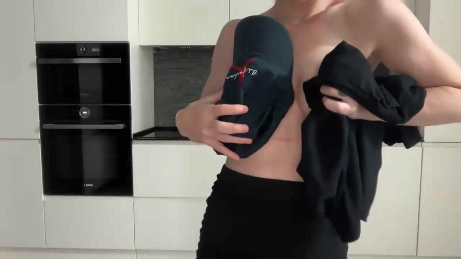 Gallery image thumbnail from Alexys23's myfreecams stream on, 08/23/2026, 21:41 image 2 of 20