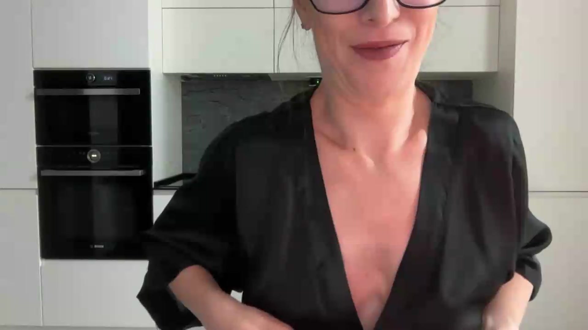 Gallery image thumbnail from Alexys23's myfreecams stream on, 09/27/2026, 21:53 image 18 of 20