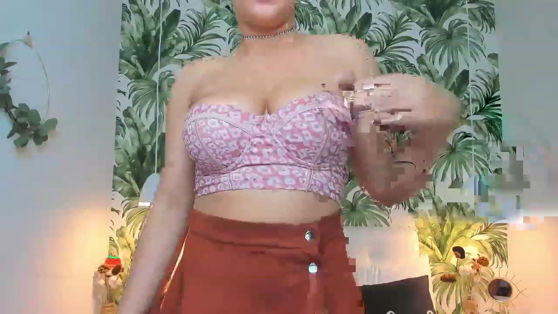 Gallery image thumbnail from AliCooper_'s myfreecams stream on, 11/14/2022, 16:40 image 18 of 20