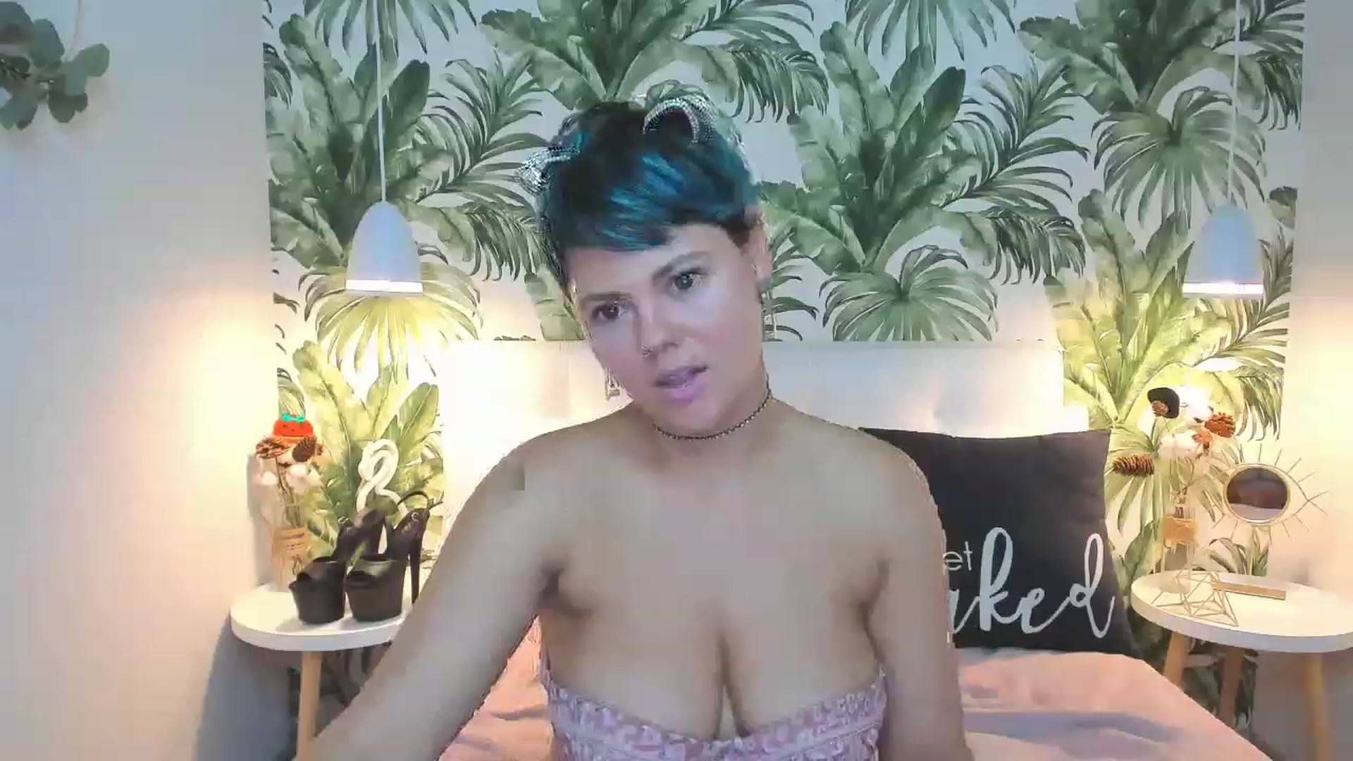 Gallery image thumbnail from AliCooper_'s myfreecams stream on, 11/14/2022, 18:59 image 16 of 20