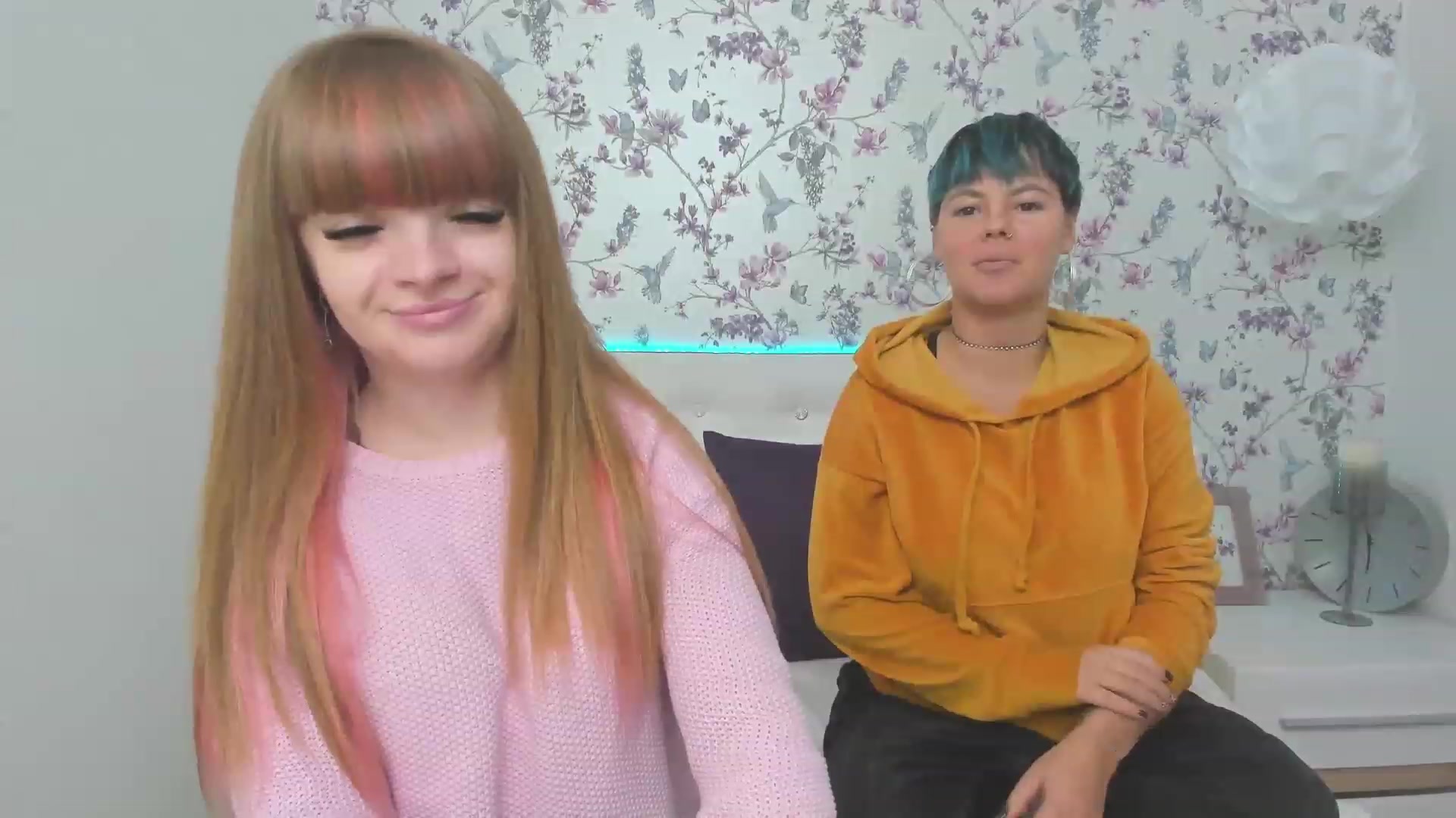 Gallery image thumbnail from AliCooper_'s myfreecams stream on, 11/25/2022, 15:01 image 12 of 20