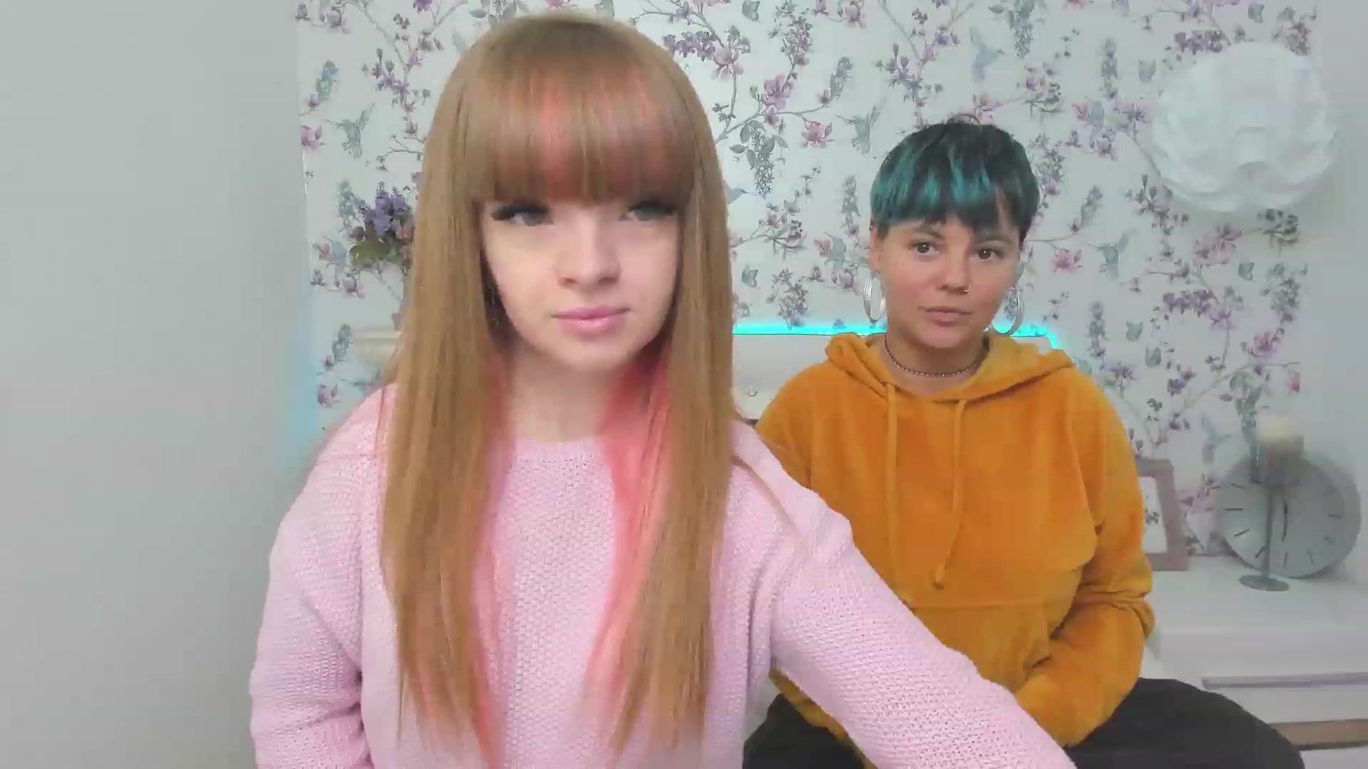 Gallery image thumbnail from AliCooper_'s myfreecams stream on, 11/25/2022, 15:01 image 11 of 20
