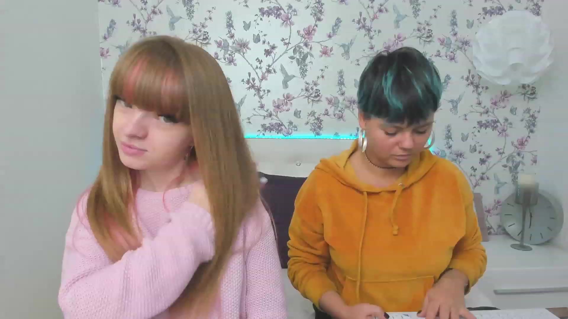 Gallery image thumbnail from AliCooper_'s myfreecams stream on, 11/25/2022, 15:01 image 2 of 20