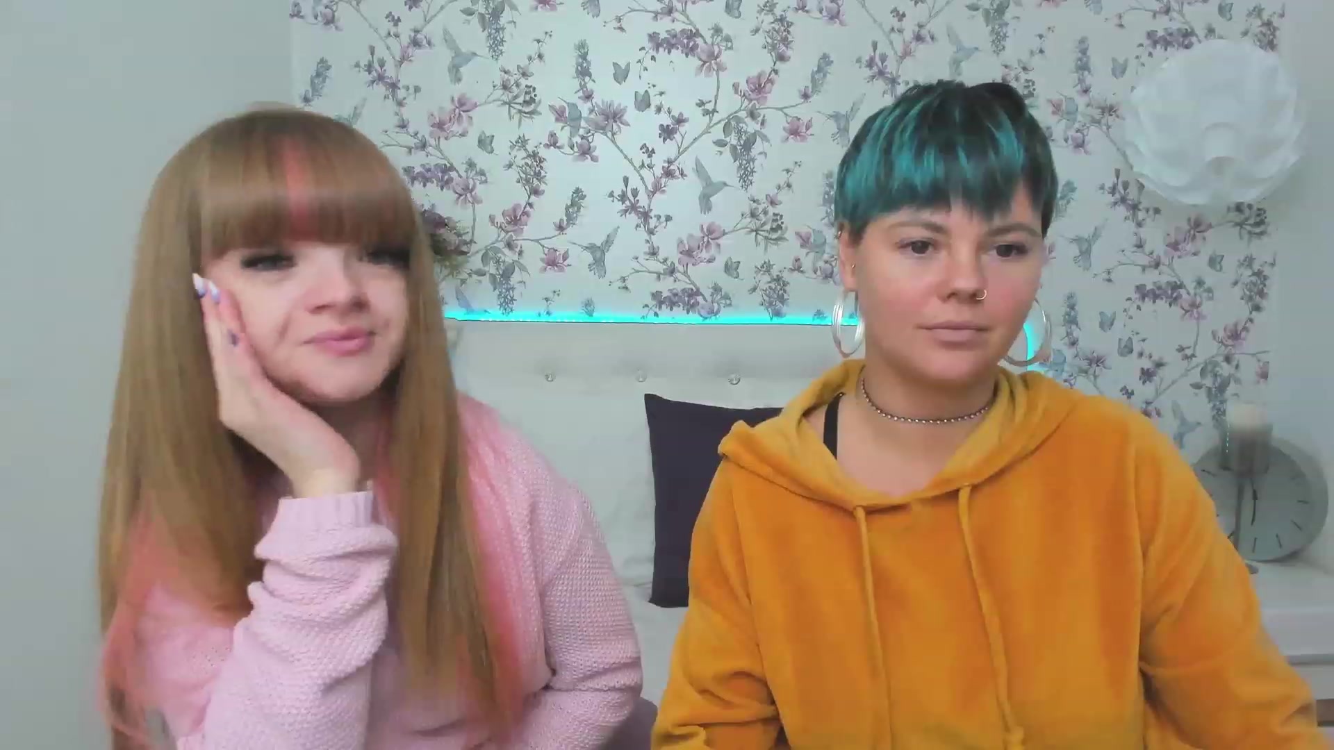 Gallery image thumbnail from AliCooper_'s myfreecams stream on, 11/25/2022, 15:01 image 18 of 20