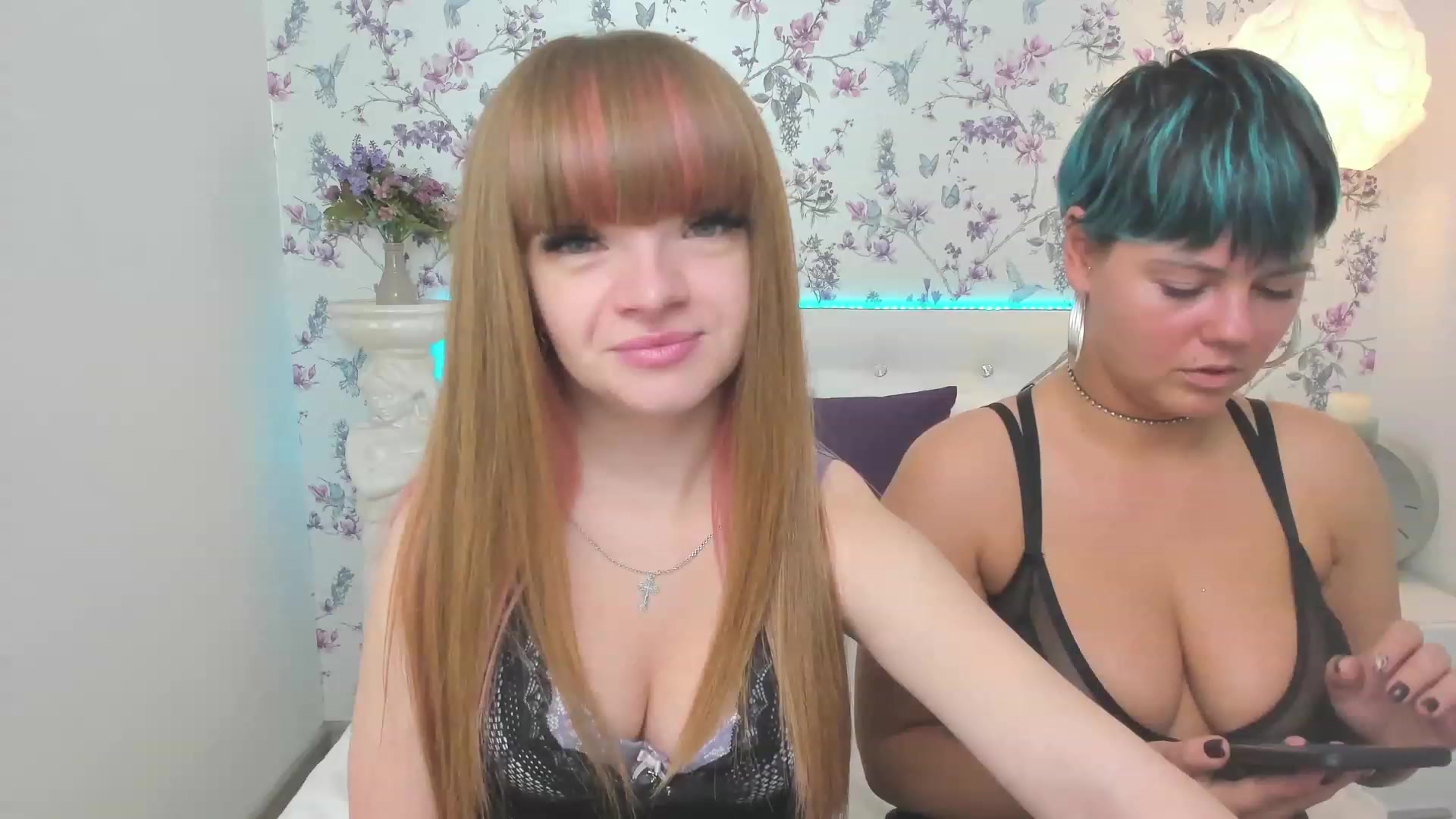 Gallery image thumbnail from AliCooper_'s myfreecams stream on, 11/25/2022, 17:32 image 19 of 20