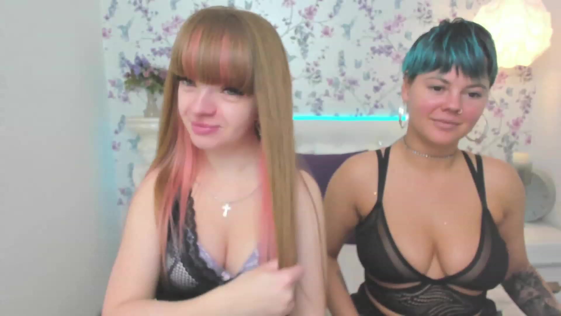 Gallery image thumbnail from AliCooper_'s myfreecams stream on, 11/25/2022, 17:32 image 15 of 20