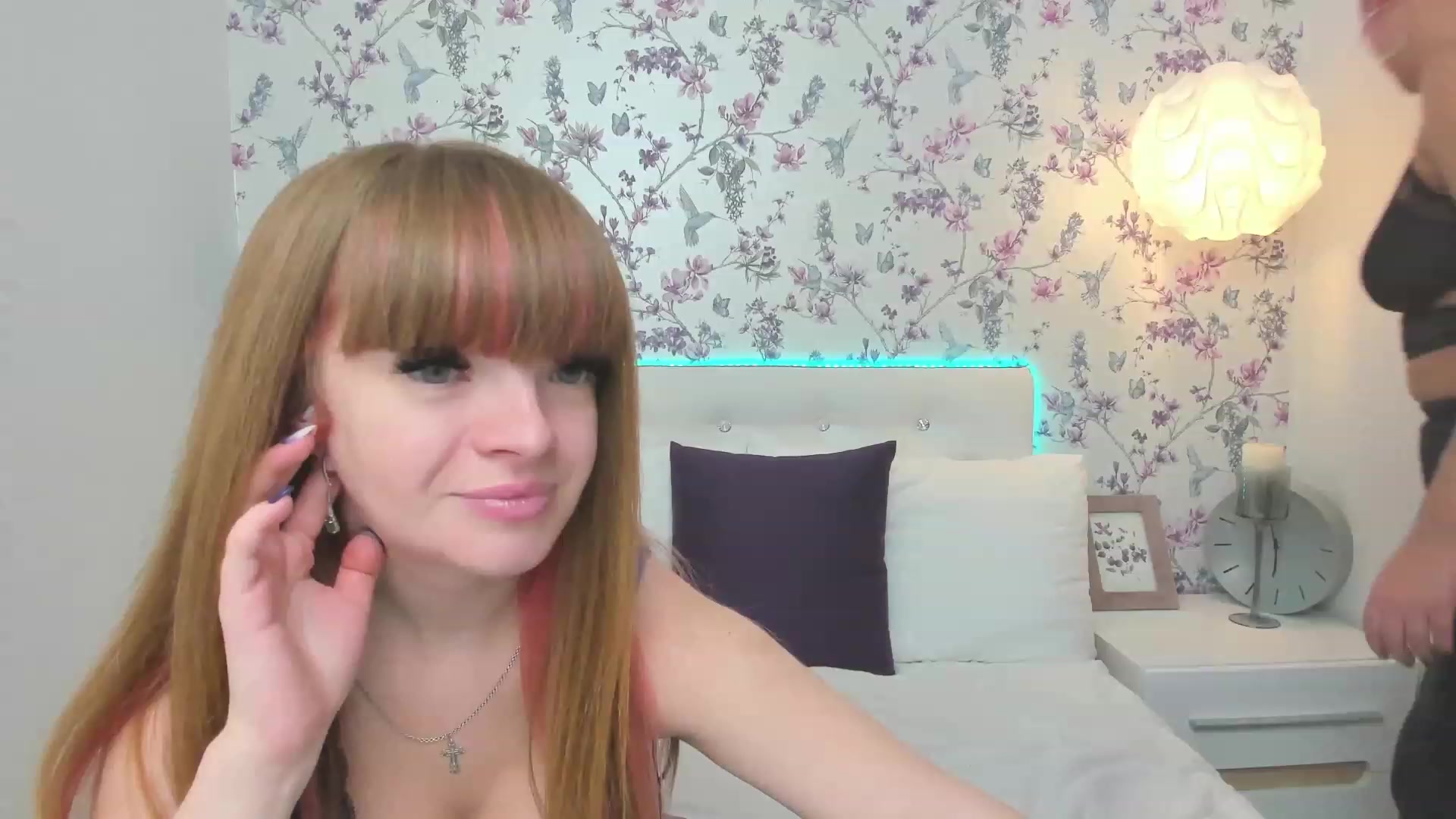 Gallery image thumbnail from AliCooper_'s myfreecams stream on, 11/25/2022, 18:57 image 17 of 20