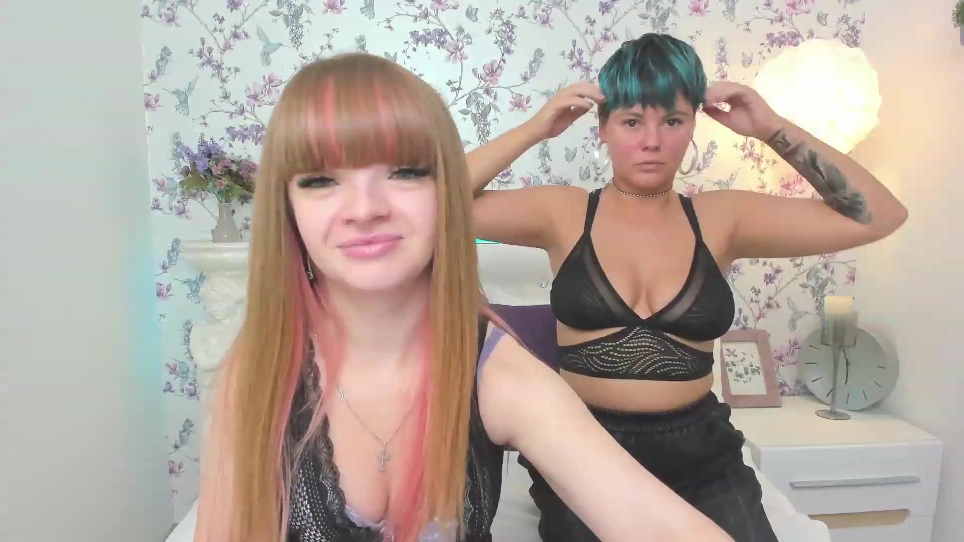 Gallery image thumbnail from AliCooper_'s myfreecams stream on, 11/25/2022, 18:57 image 1 of 20