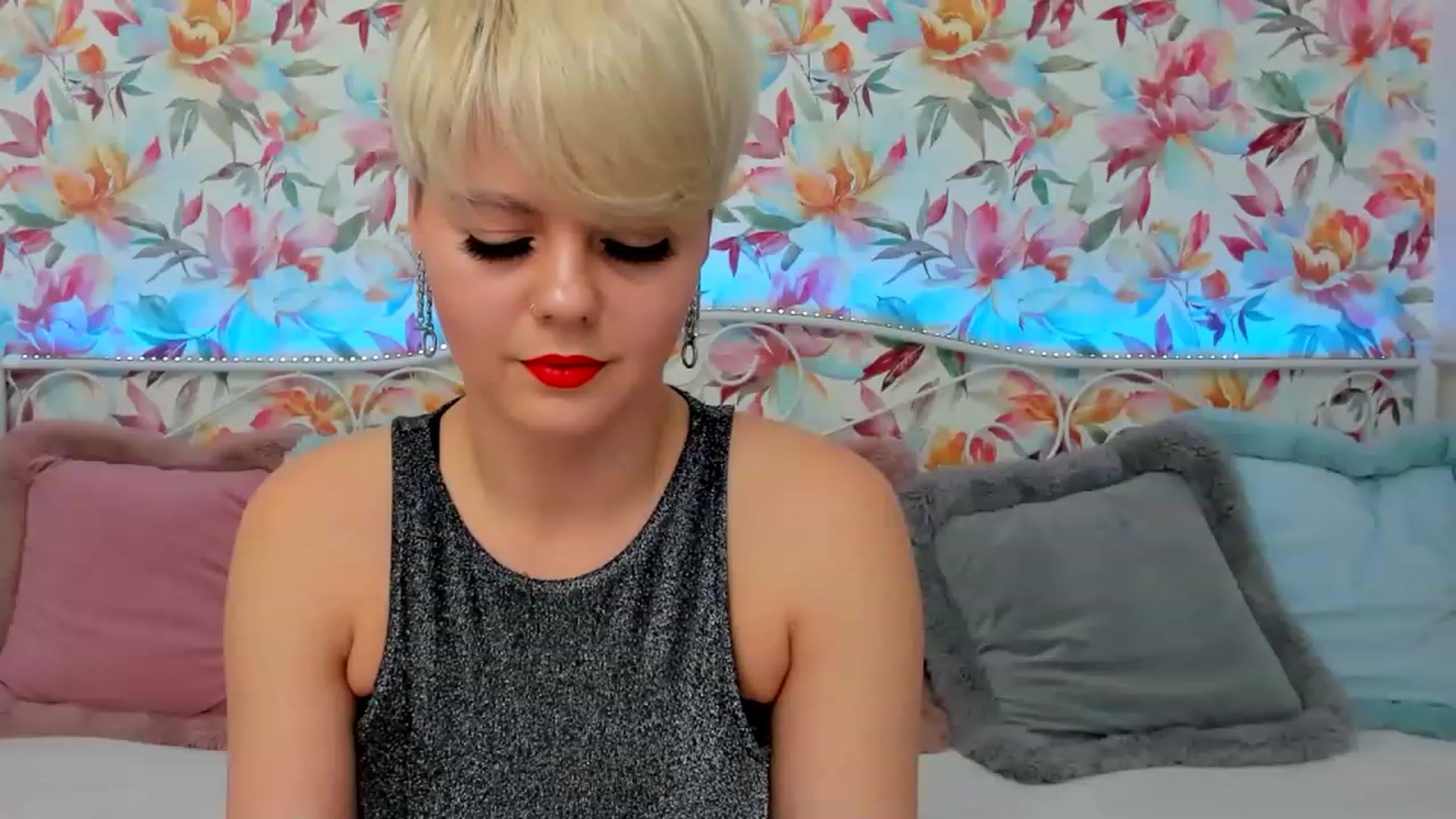 Gallery image thumbnail from AliCooper_'s myfreecams stream on, 04/16/2023, 16:03 image 15 of 20