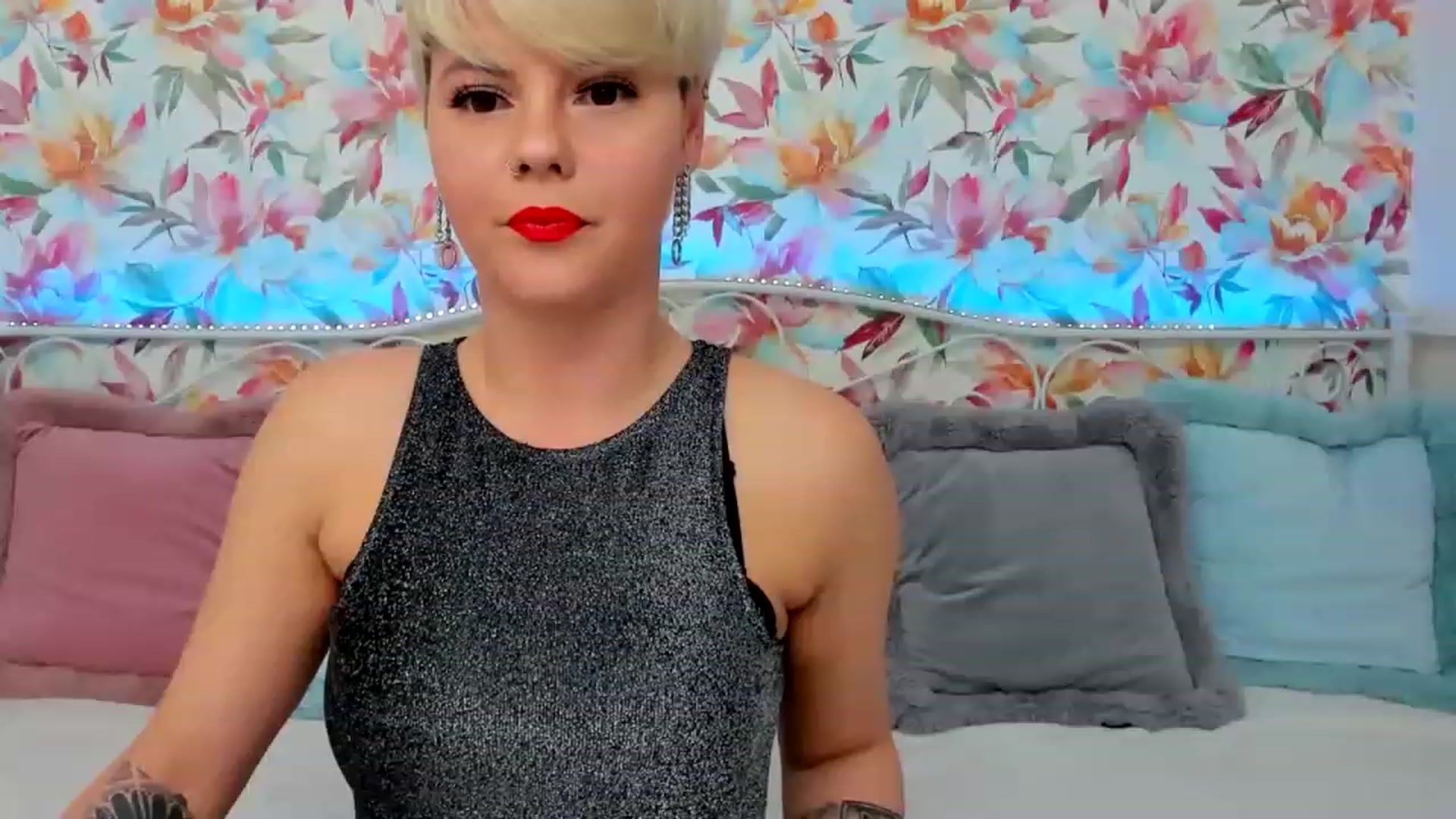 Gallery image thumbnail from AliCooper_'s myfreecams stream on, 04/16/2023, 16:03 image 8 of 20