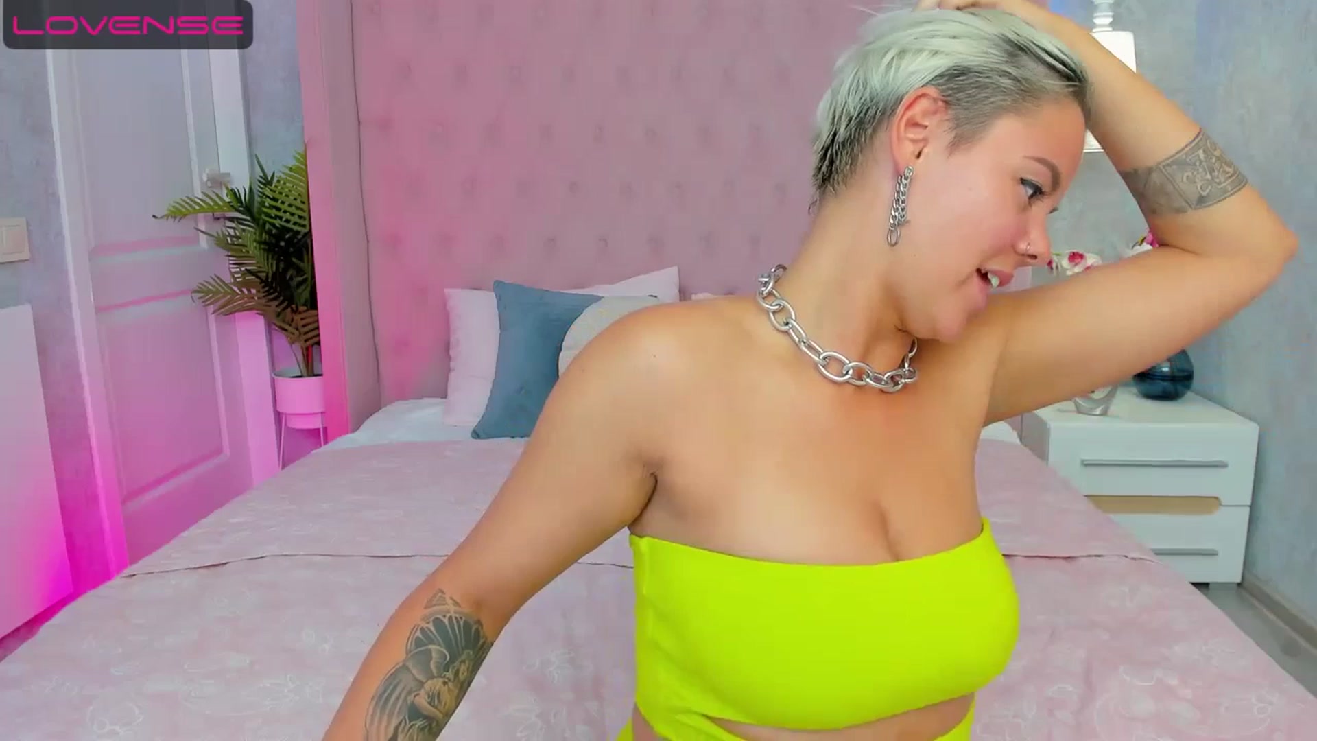 Gallery image thumbnail from AliCooper_'s myfreecams stream on, 07/16/2023, 13:58 image 20 of 20