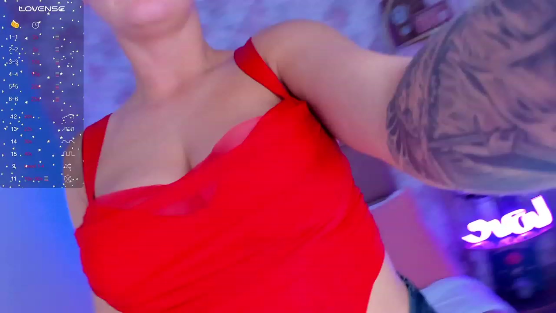 Gallery image thumbnail from AliCooper_'s myfreecams stream on, 11/28/2023, 14:39 image 7 of 20