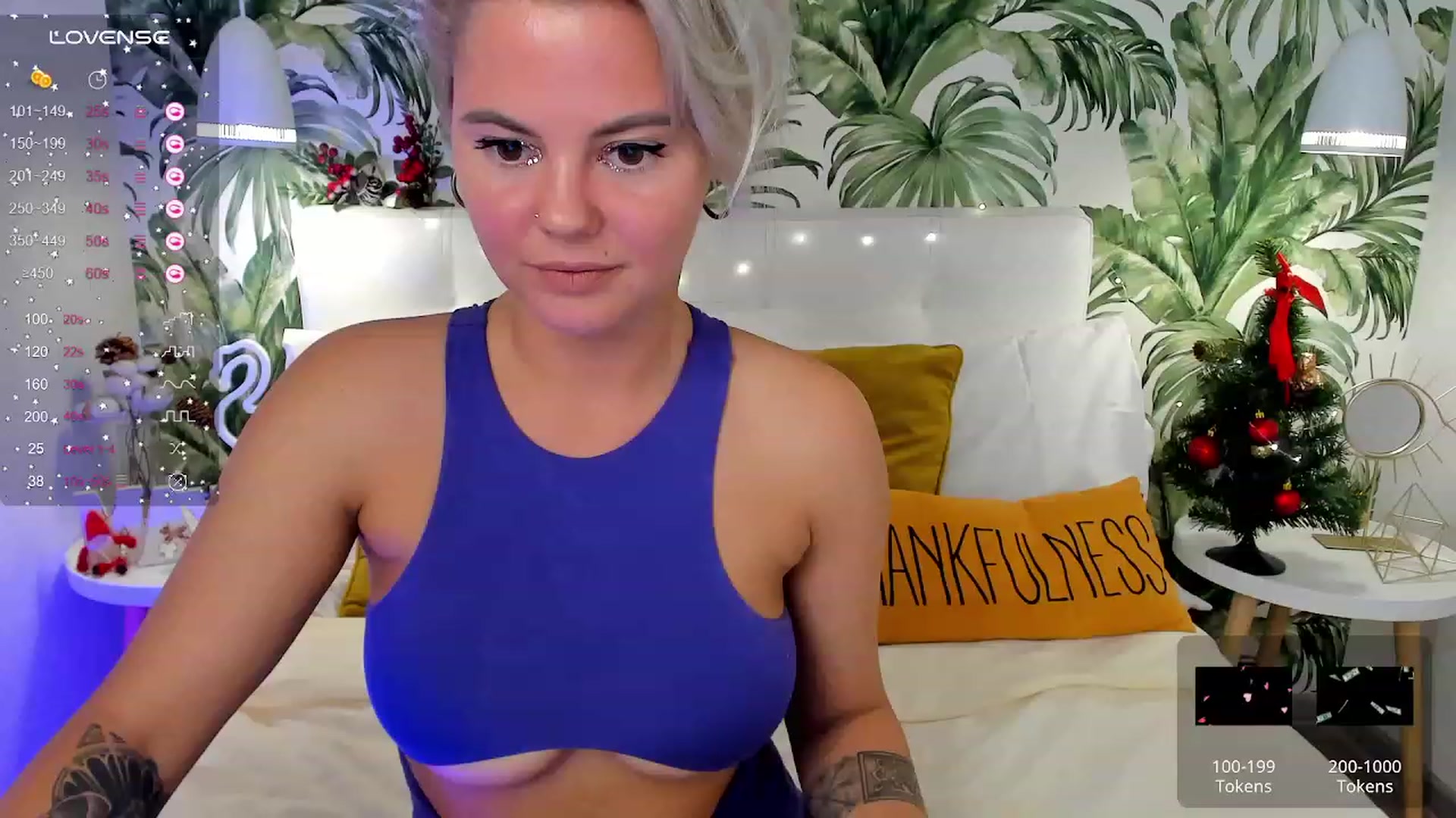 Gallery image thumbnail from AliCooper_'s myfreecams stream on, 12/24/2023, 09:46 image 17 of 20