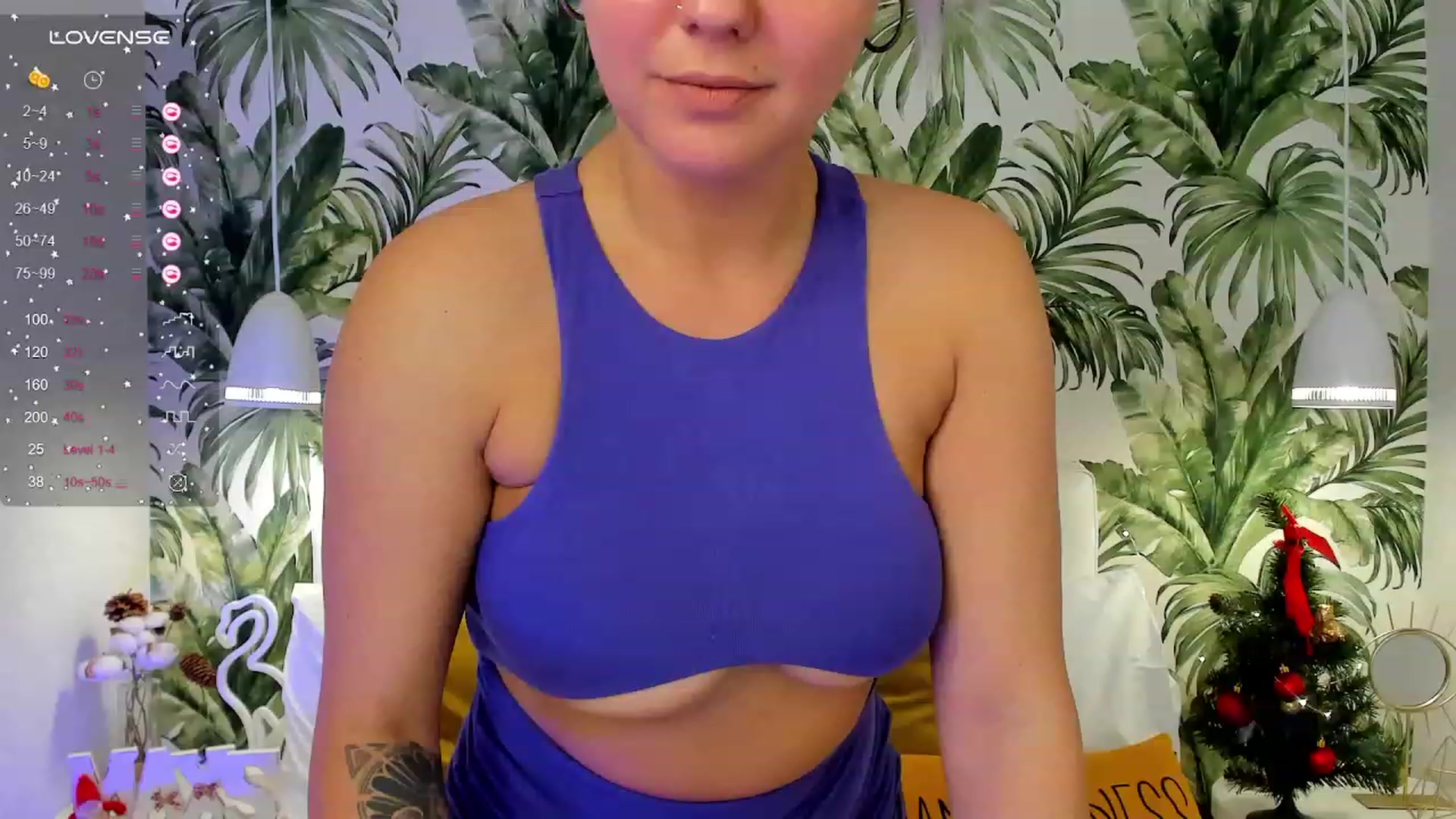 Gallery image thumbnail from AliCooper_'s myfreecams stream on, 12/24/2023, 09:46 image 19 of 20