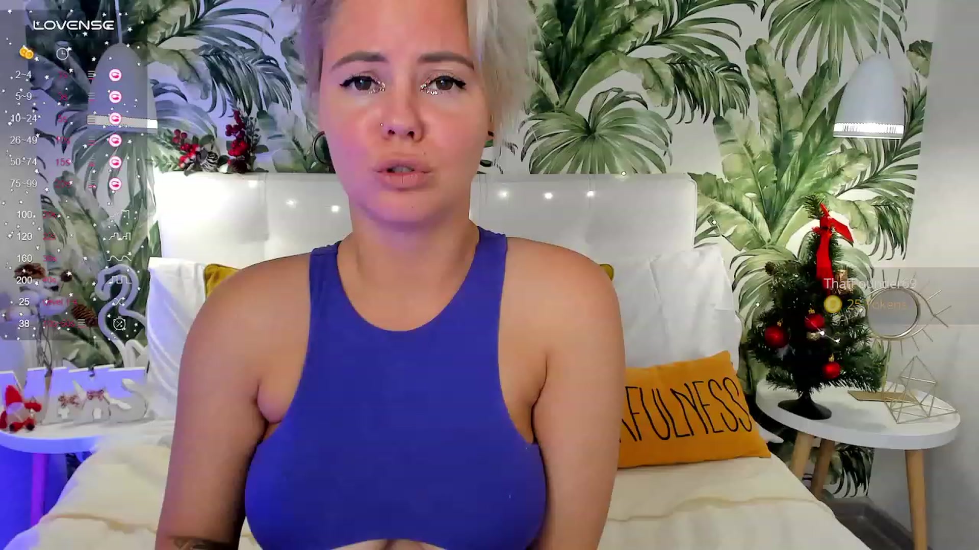 Gallery image thumbnail from AliCooper_'s myfreecams stream on, 12/24/2023, 09:46 image 8 of 20