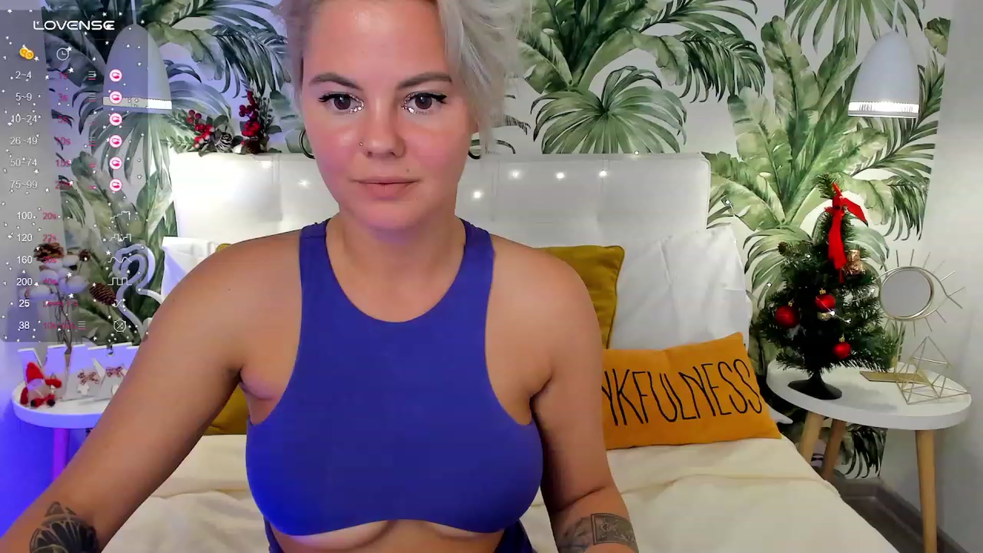 Gallery image thumbnail from AliCooper_'s myfreecams stream on, 12/24/2023, 10:10 image 5 of 20