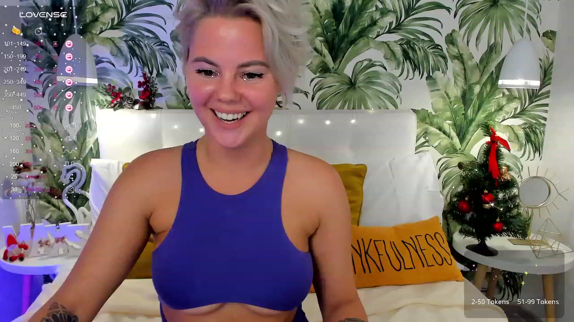 Gallery image thumbnail from AliCooper_'s myfreecams stream on, 12/24/2023, 10:10 image 14 of 20