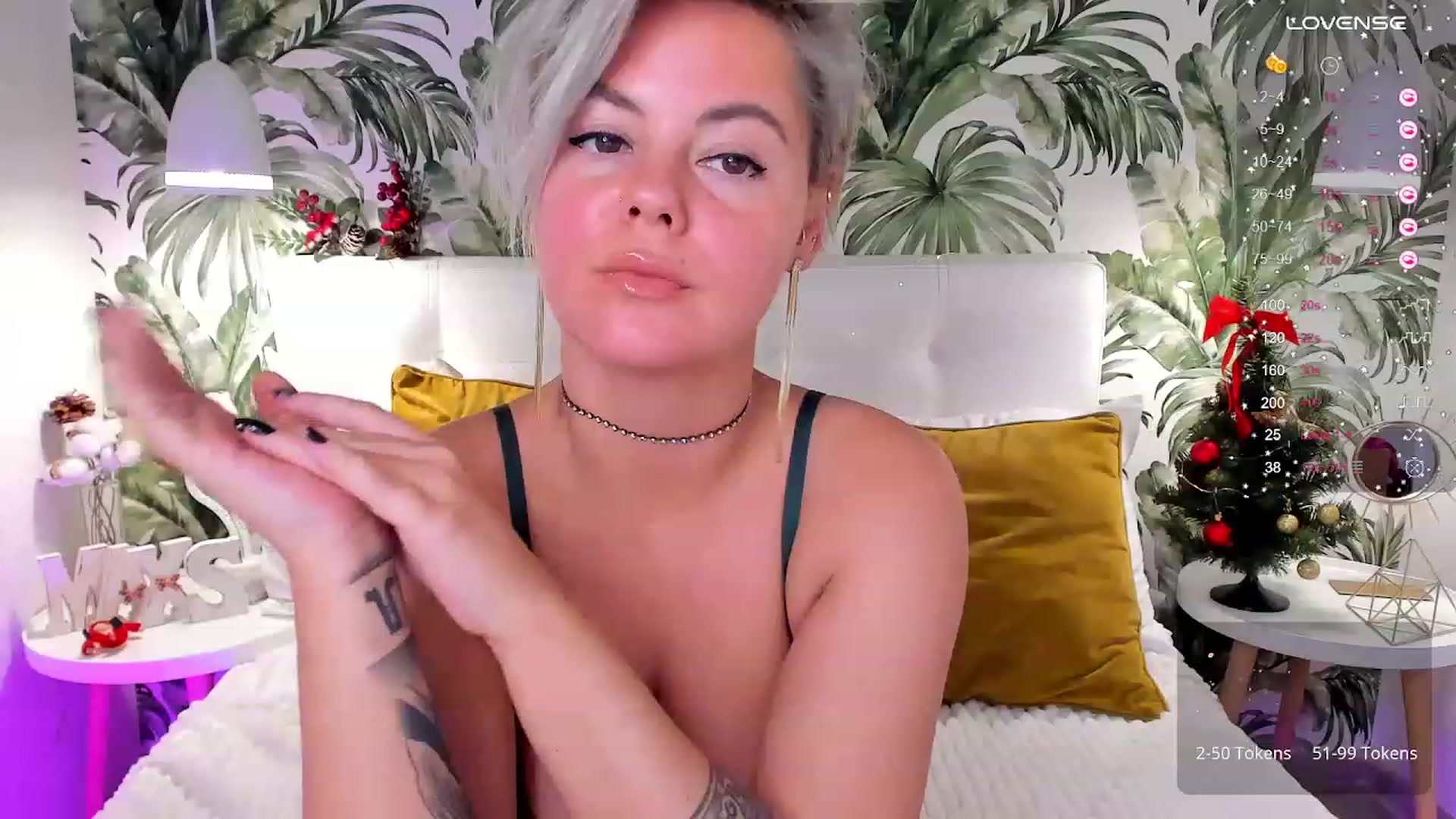 Gallery image thumbnail from AliCooper_'s myfreecams stream on, 01/02/2024, 16:20 image 3 of 20