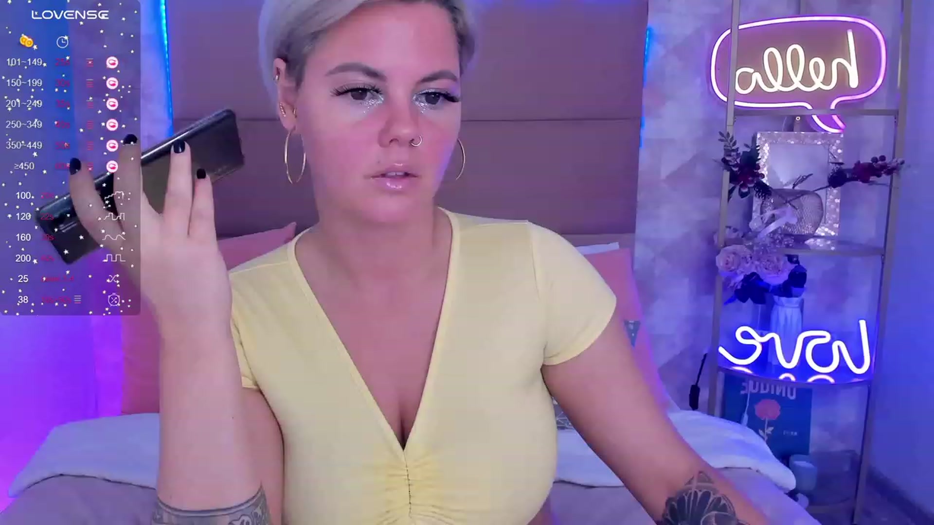 Gallery image thumbnail from AliCooper_'s myfreecams stream on, 01/07/2024, 17:37 image 20 of 20