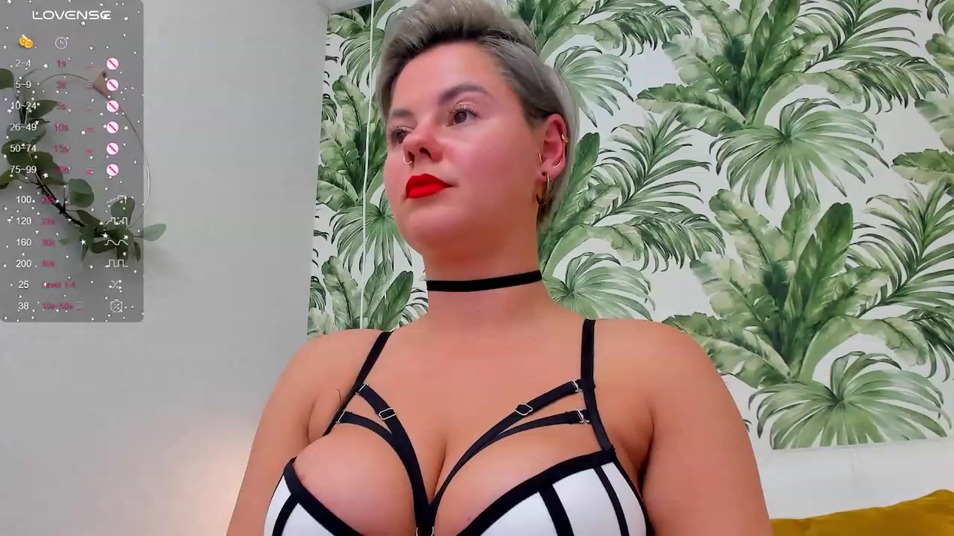 Gallery image thumbnail from AliCooper_'s myfreecams stream on, 01/10/2024, 15:37 image 1 of 20