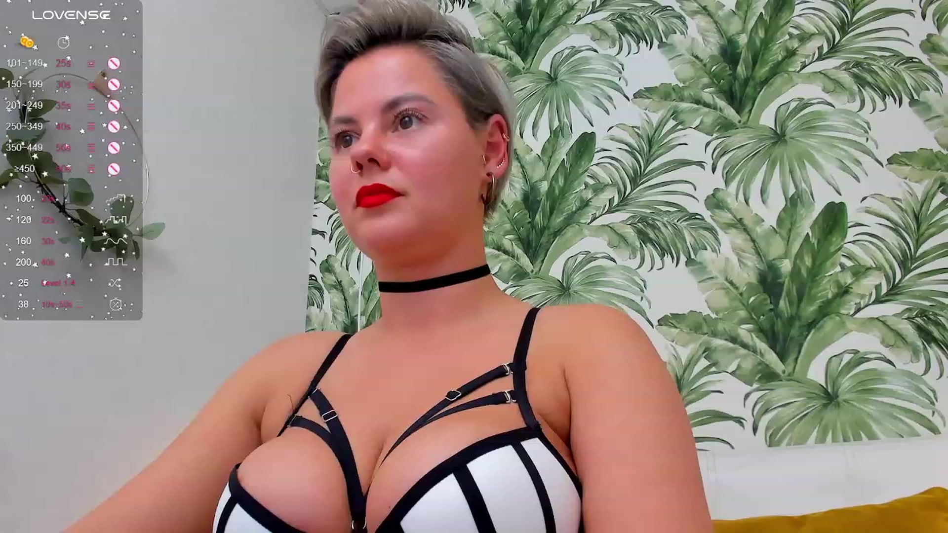 Gallery image thumbnail from AliCooper_'s myfreecams stream on, 01/10/2024, 15:37 image 5 of 20