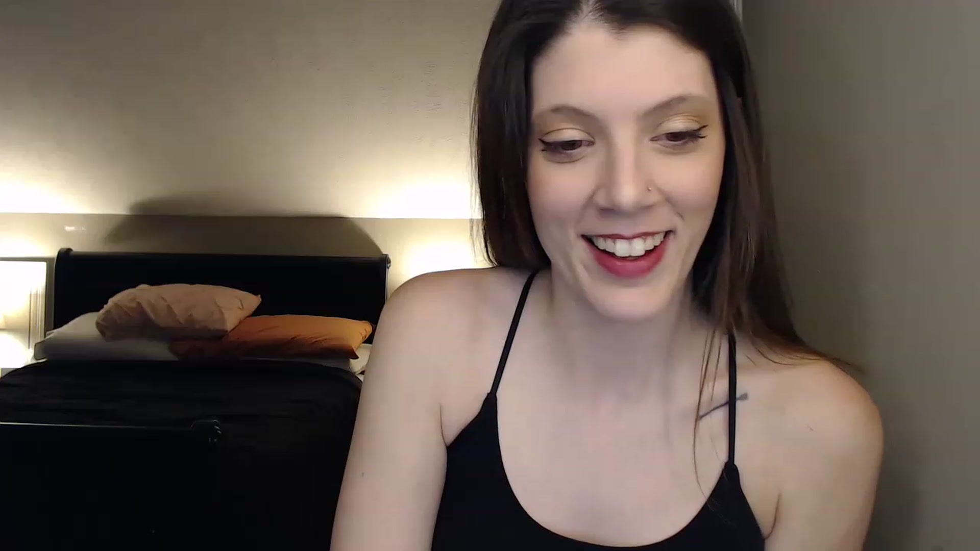 Gallery image thumbnail from Ali_Foxx's myfreecams stream on, 03/28/2023, 02:33 image 10 of 20