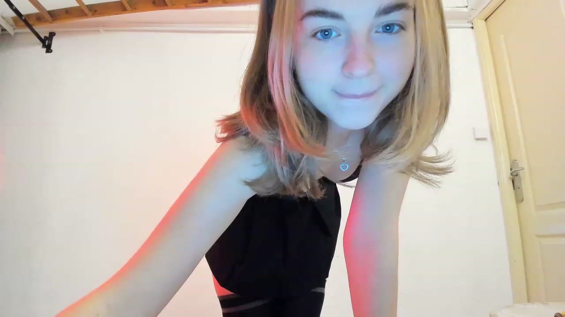 Gallery image thumbnail from Aliannaa's myfreecams stream on, 11/22/2022, 17:27 image 4 of 20