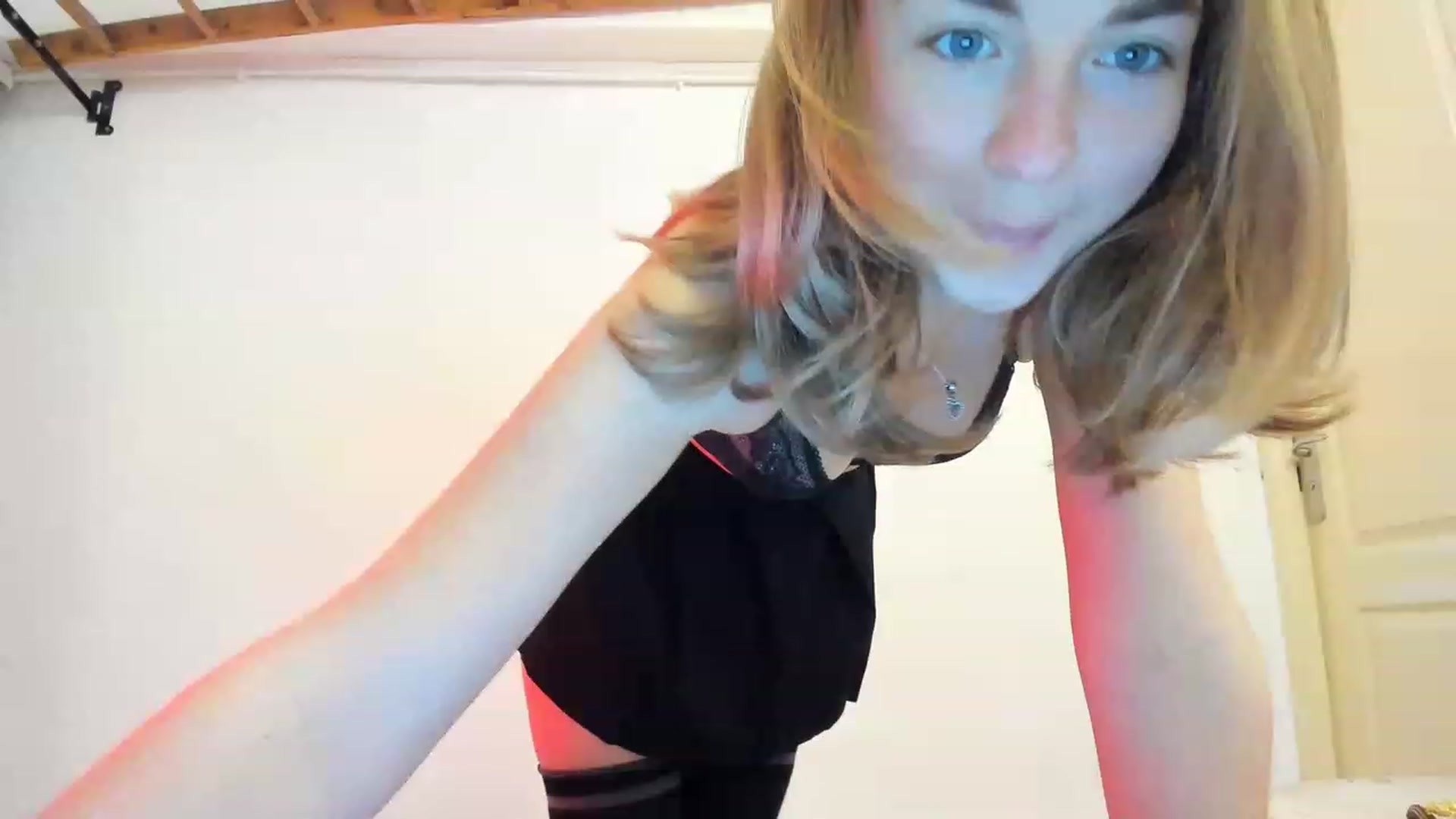 Gallery image thumbnail from Aliannaa's myfreecams stream on, 11/22/2022, 17:27 image 7 of 20
