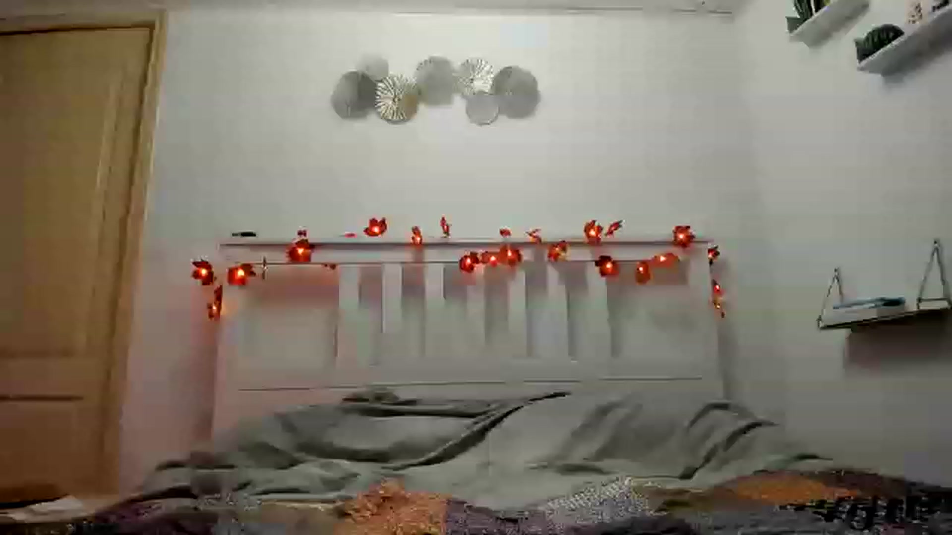 Gallery image thumbnail from Aliannaa's myfreecams stream on, 11/23/2022, 18:00 image 17 of 20