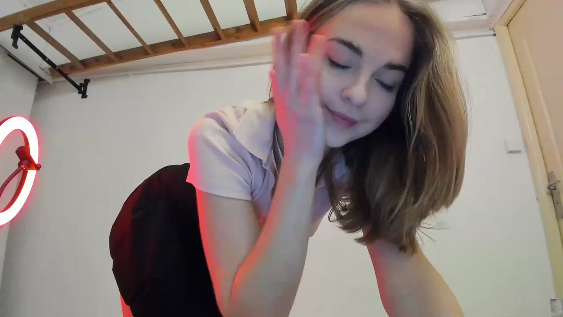 Gallery image thumbnail from Aliannaa's myfreecams stream on, 11/24/2022, 19:20 image 5 of 20