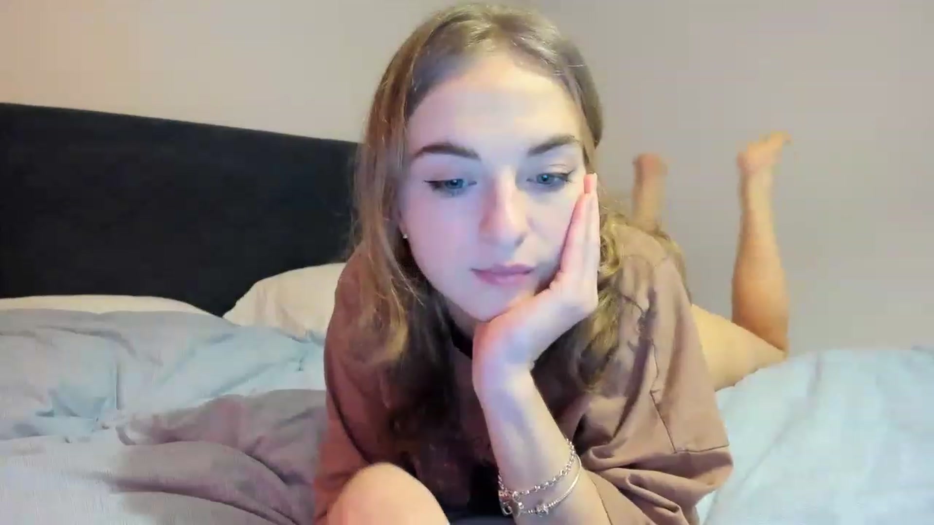 Gallery image thumbnail from Aliannaa's myfreecams stream on, 12/02/2022, 16:49 image 19 of 20