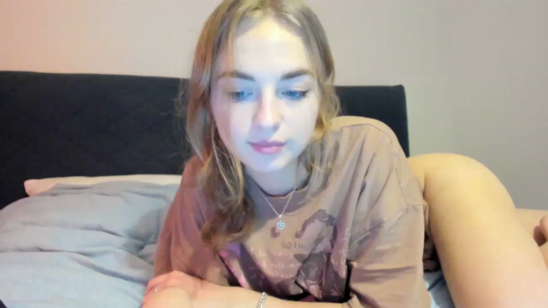 Gallery image thumbnail from Aliannaa's myfreecams stream on, 12/02/2022, 16:49 image 16 of 20