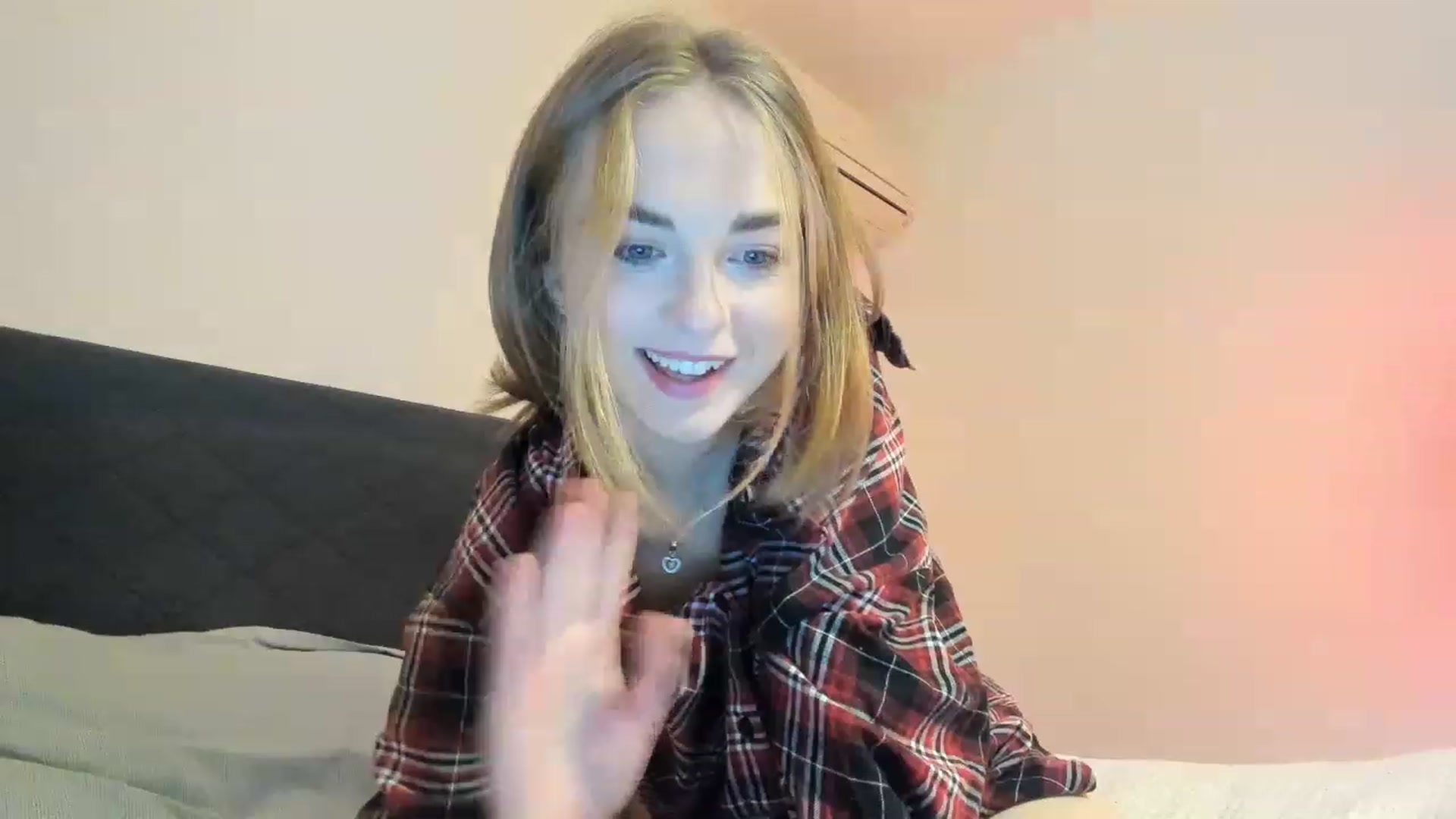 Gallery image thumbnail from Aliannaa's myfreecams stream on, 12/09/2022, 17:29 image 9 of 20