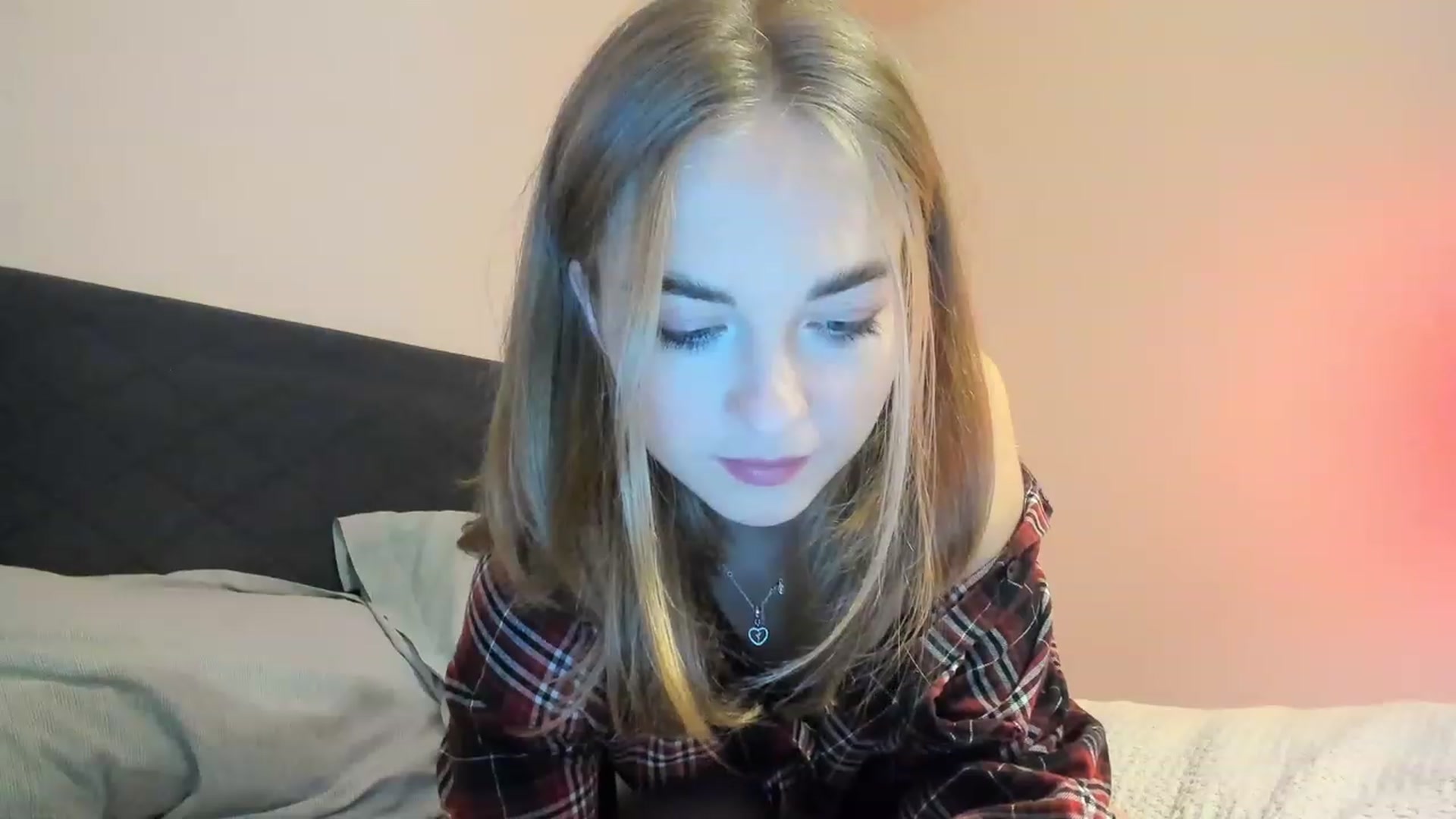 Gallery image thumbnail from Aliannaa's myfreecams stream on, 12/09/2022, 17:29 image 15 of 20
