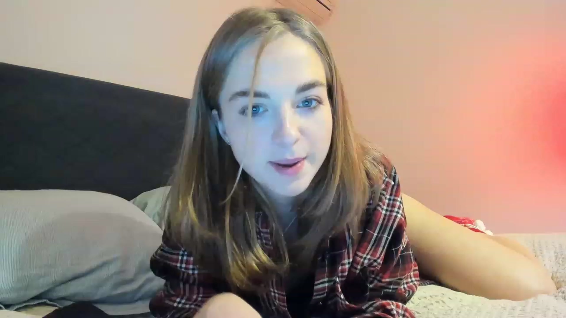 Gallery image thumbnail from Aliannaa's myfreecams stream on, 12/09/2022, 18:45 image 18 of 20