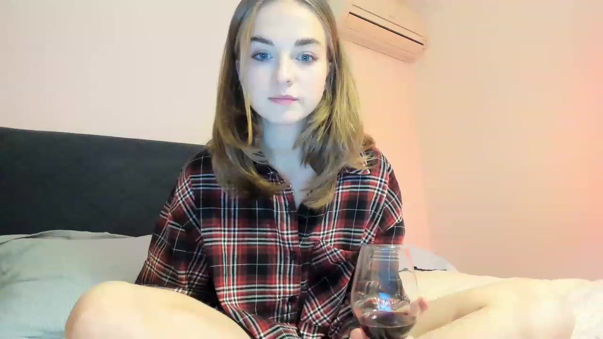 Gallery image thumbnail from Aliannaa's myfreecams stream on, 12/09/2022, 21:15 image 8 of 20