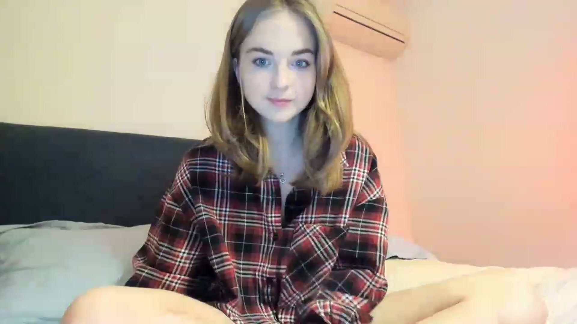 Gallery image thumbnail from Aliannaa's myfreecams stream on, 12/09/2022, 21:15 image 7 of 20
