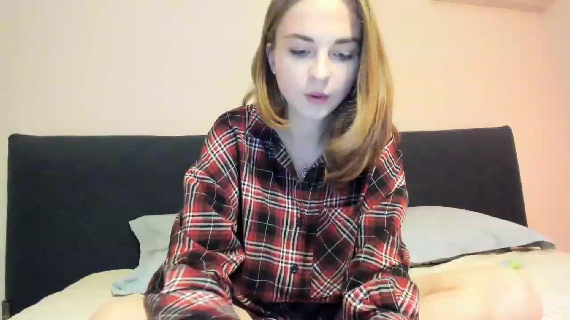 Gallery image thumbnail from Aliannaa's myfreecams stream on, 12/10/2022, 18:39 image 2 of 20