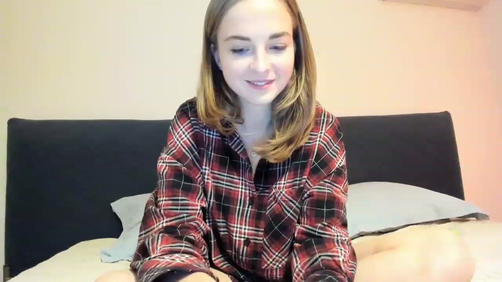 Gallery image thumbnail from Aliannaa's myfreecams stream on, 12/10/2022, 18:39 image 5 of 20