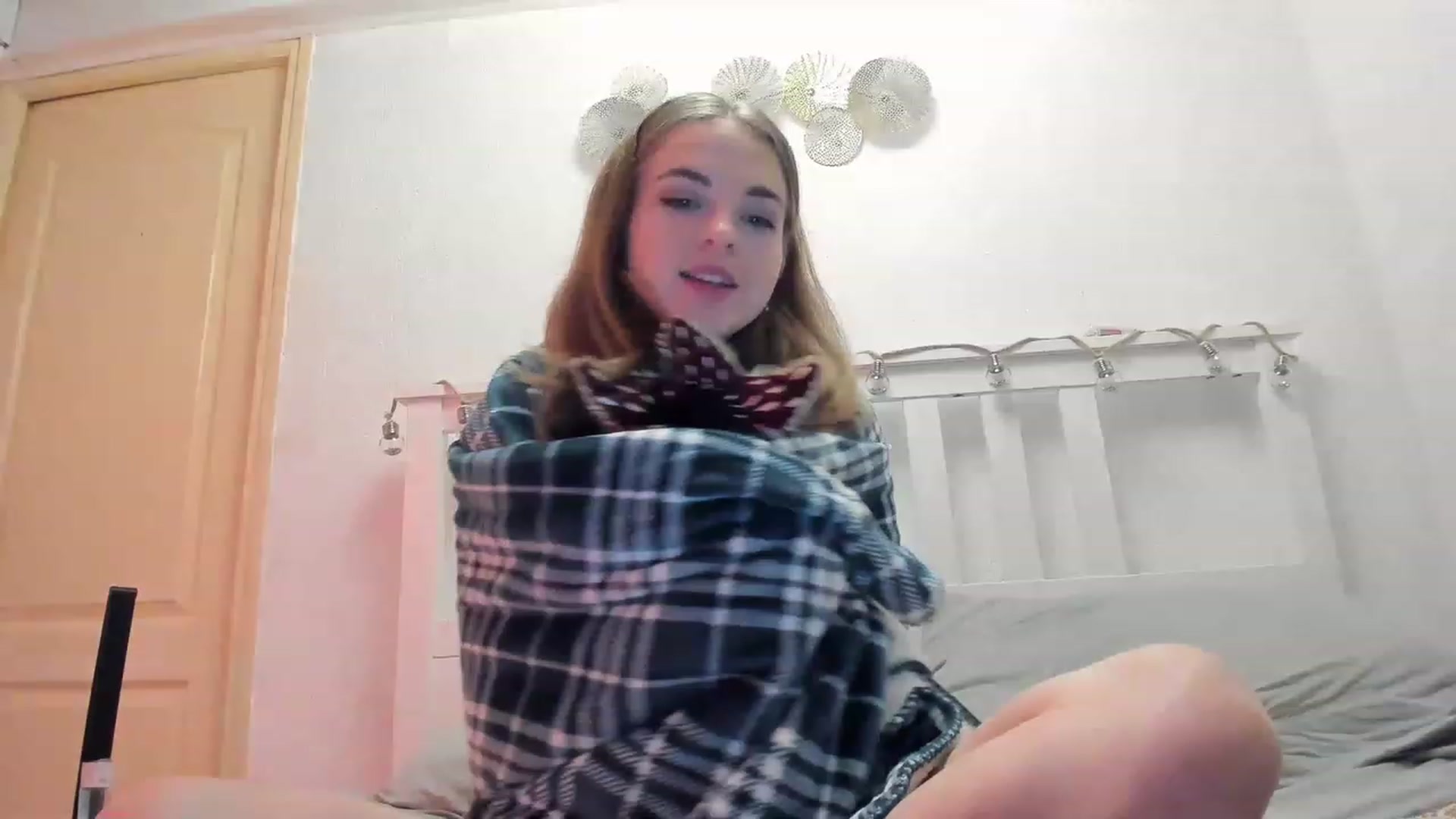 Gallery image thumbnail from Aliannaa's myfreecams stream on, 01/05/2023, 22:04 image 1 of 20