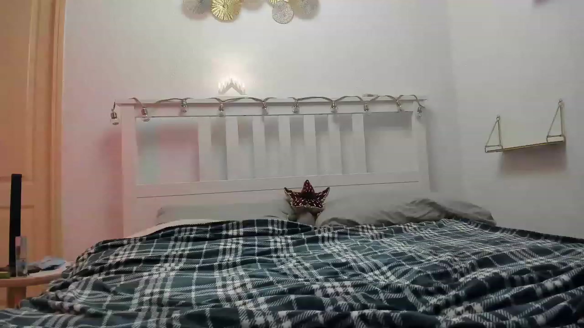 Gallery image thumbnail from Aliannaa's myfreecams stream on, 01/06/2023, 17:46 image 19 of 20