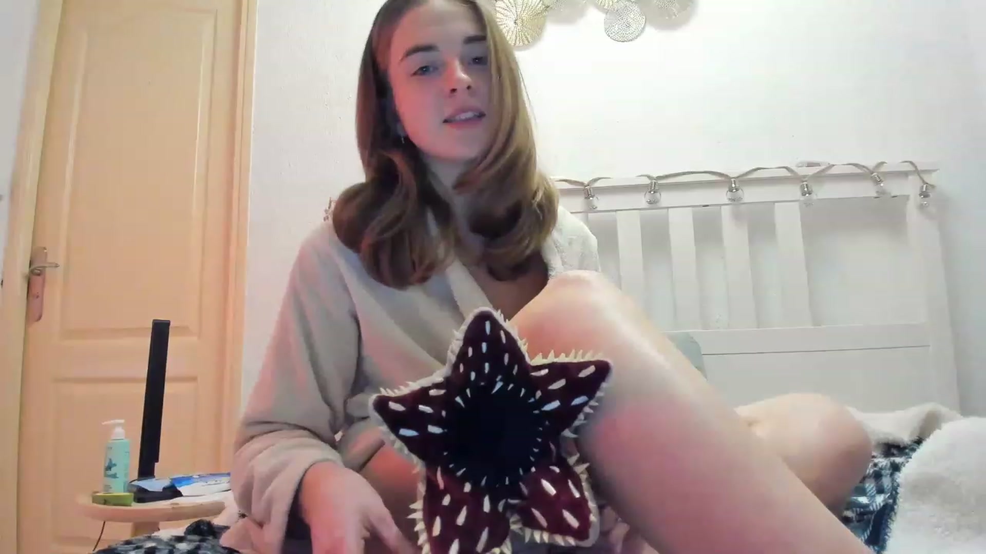 Gallery image thumbnail from Aliannaa's myfreecams stream on, 01/06/2023, 21:22 image 16 of 20