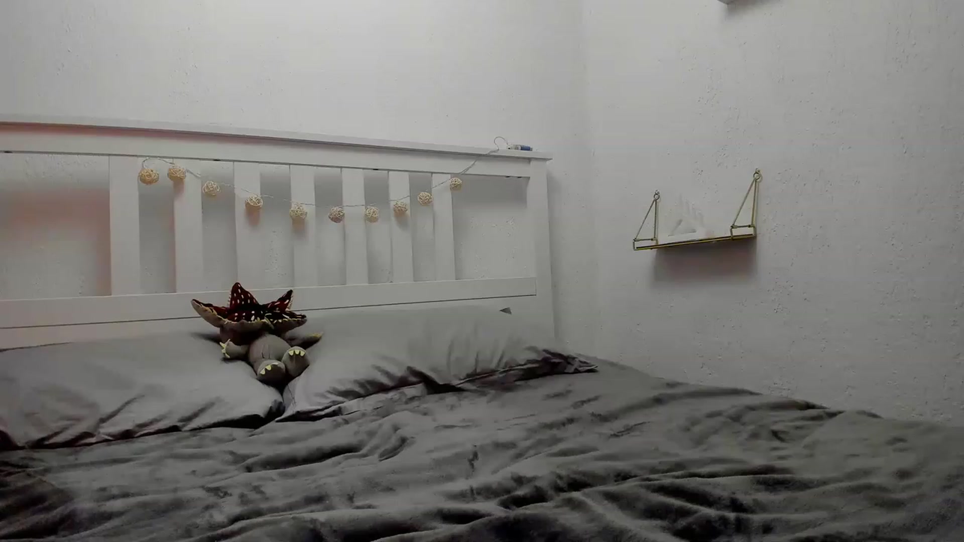 Gallery image thumbnail from Aliannaa's myfreecams stream on, 01/22/2023, 19:36 image 6 of 20