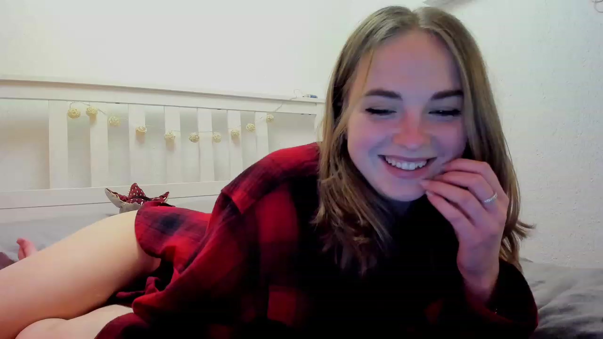 Gallery image thumbnail from Aliannaa's myfreecams stream on, 01/22/2023, 19:36 image 12 of 20