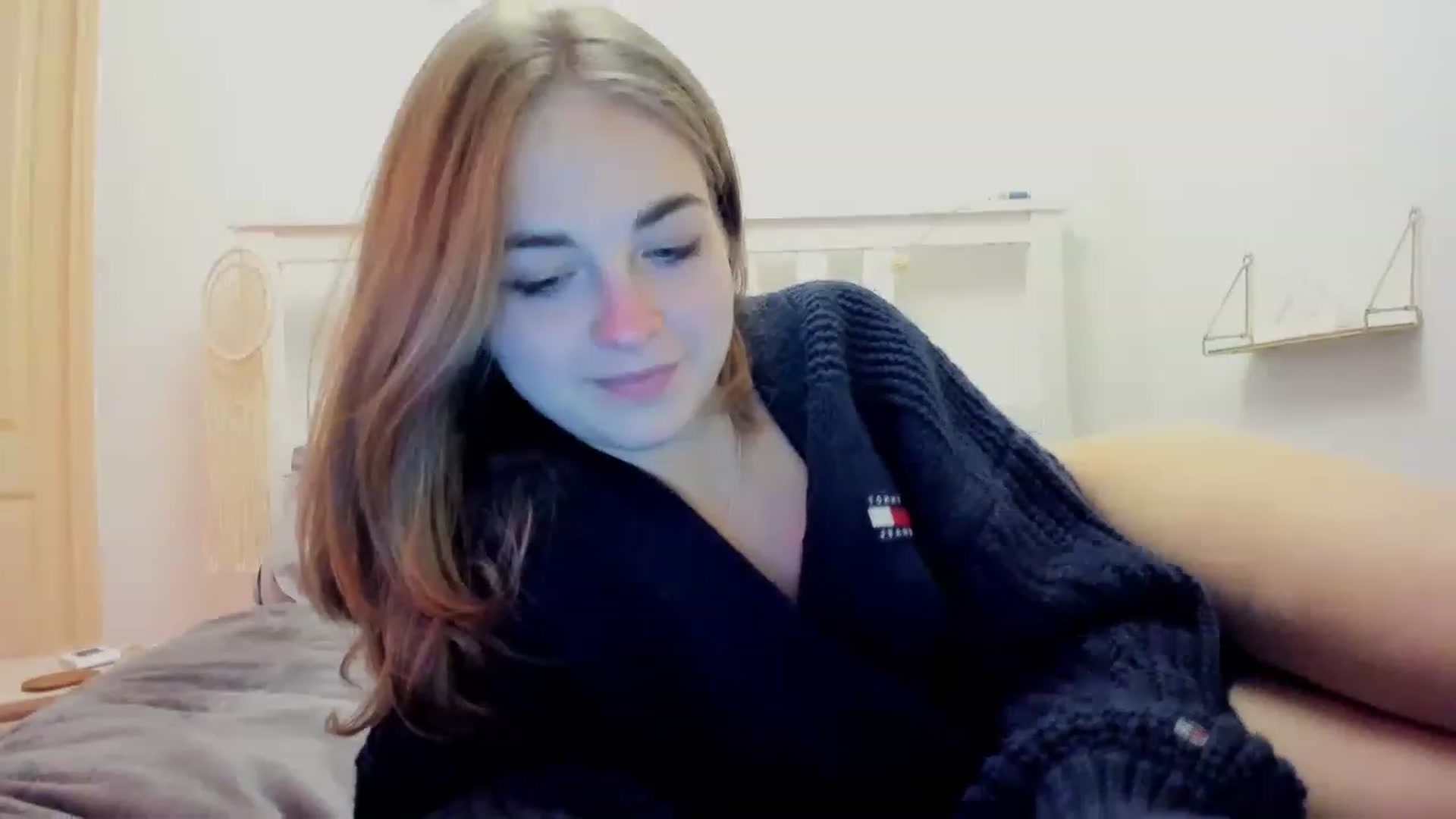 Gallery image thumbnail from Aliannaa's myfreecams stream on, 01/25/2023, 19:17 image 17 of 20