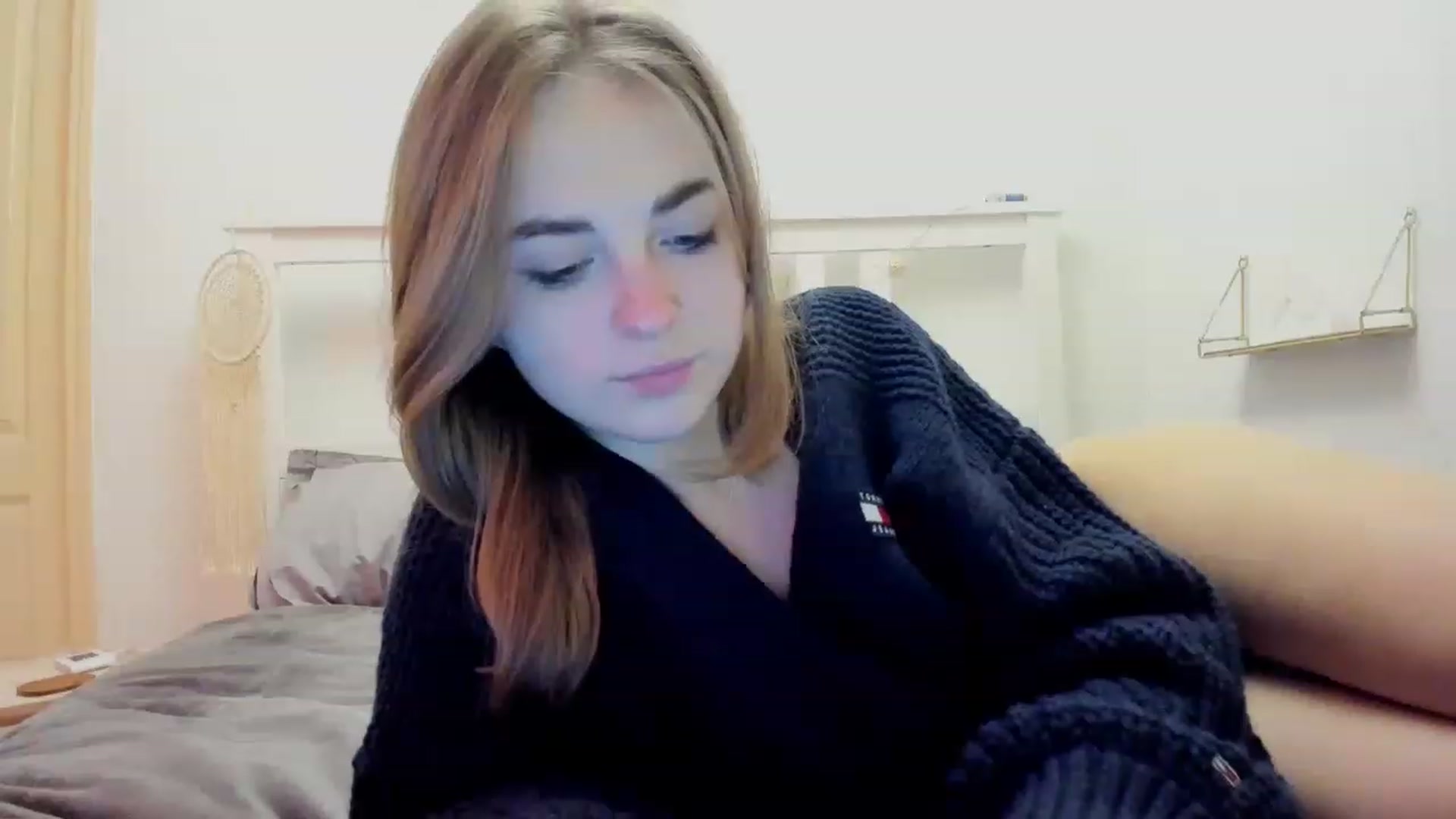 Gallery image thumbnail from Aliannaa's myfreecams stream on, 01/25/2023, 19:17 image 16 of 20