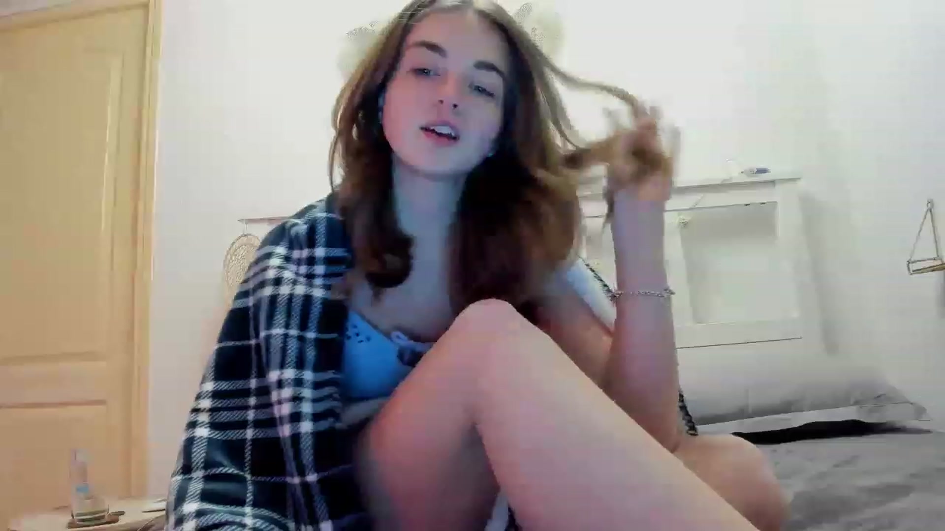 Gallery image thumbnail from Aliannaa's myfreecams stream on, 02/02/2023, 19:31 image 6 of 20