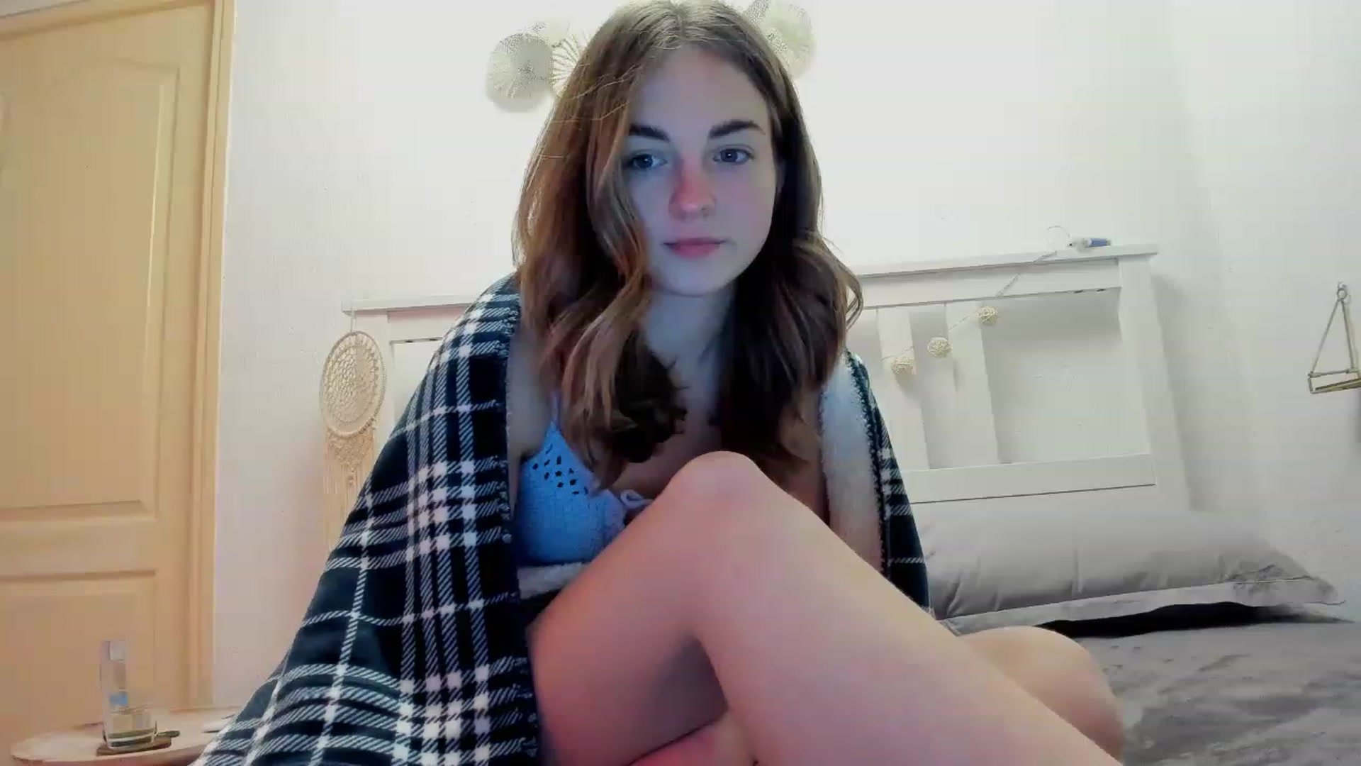 Gallery image thumbnail from Aliannaa's myfreecams stream on, 02/02/2023, 19:31 image 18 of 20